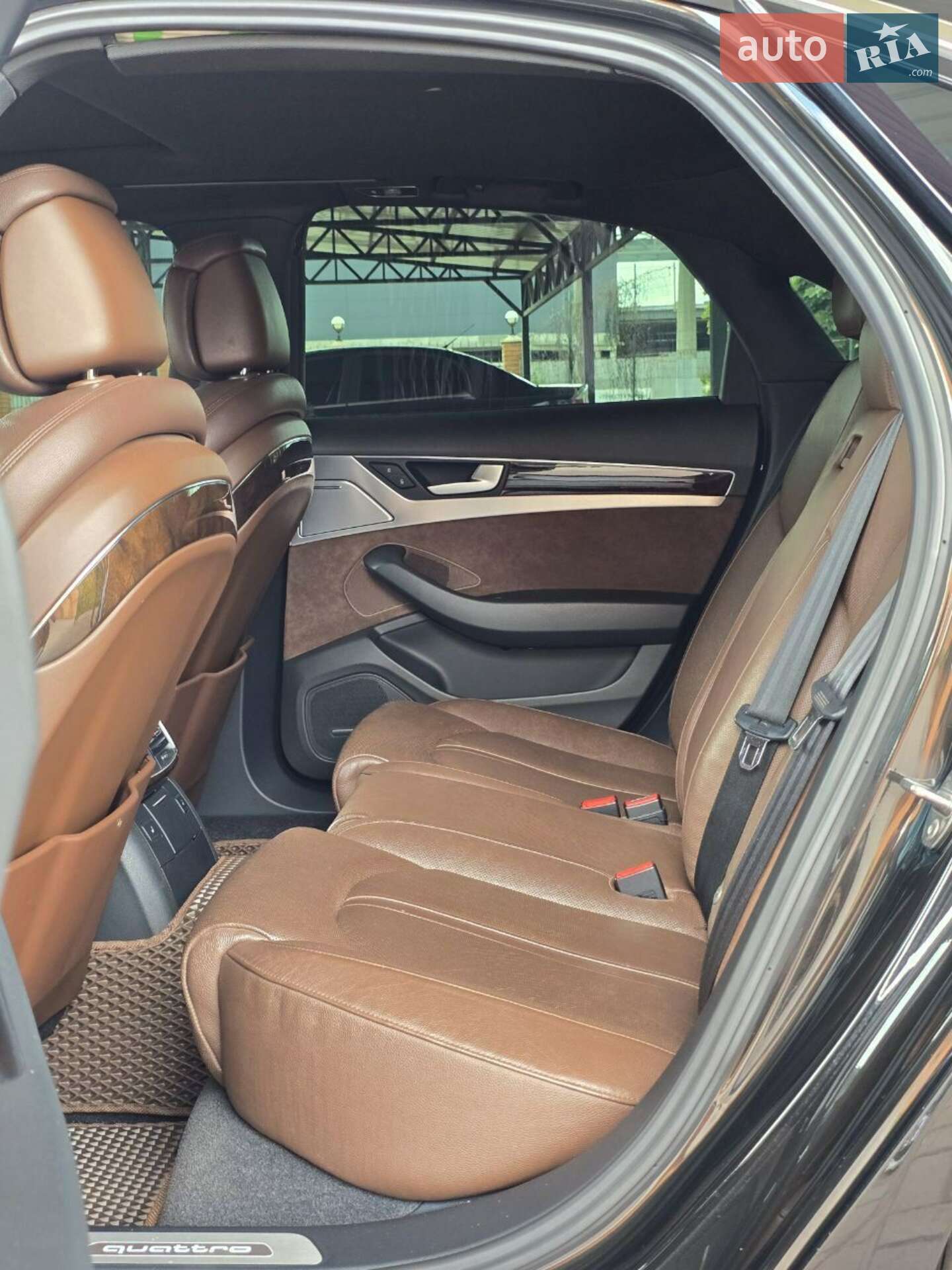 Audi A8 2015 VIN WAUJGAFDXFN039154 фото оголошення 13 з 94