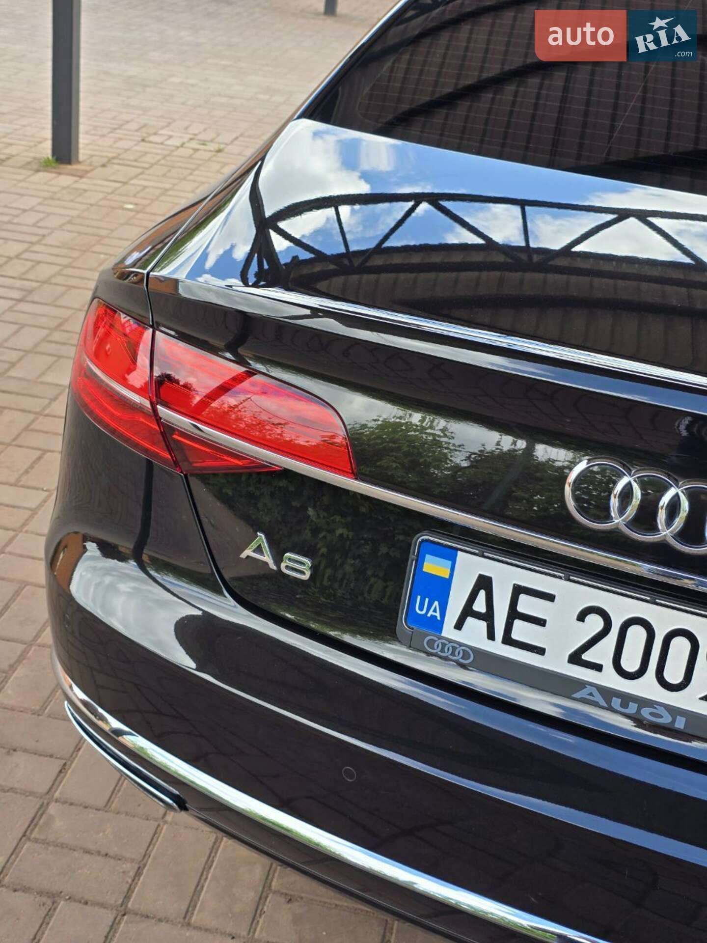 Audi A8 2015 VIN WAUJGAFDXFN039154 фото оголошення 18 з 94