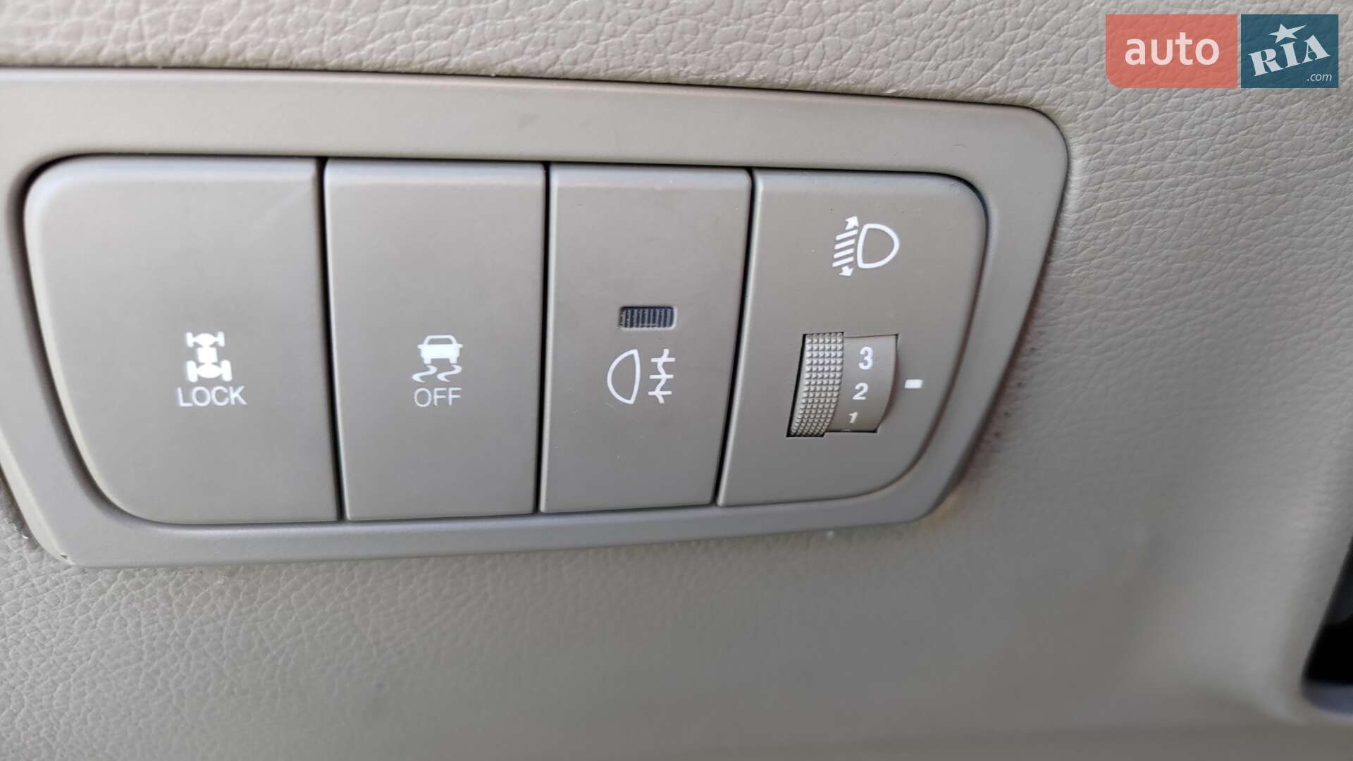 Ssangyong Korando 2012 VIN Y7WCKSA40C0016787 фото оголошення 32 з 40