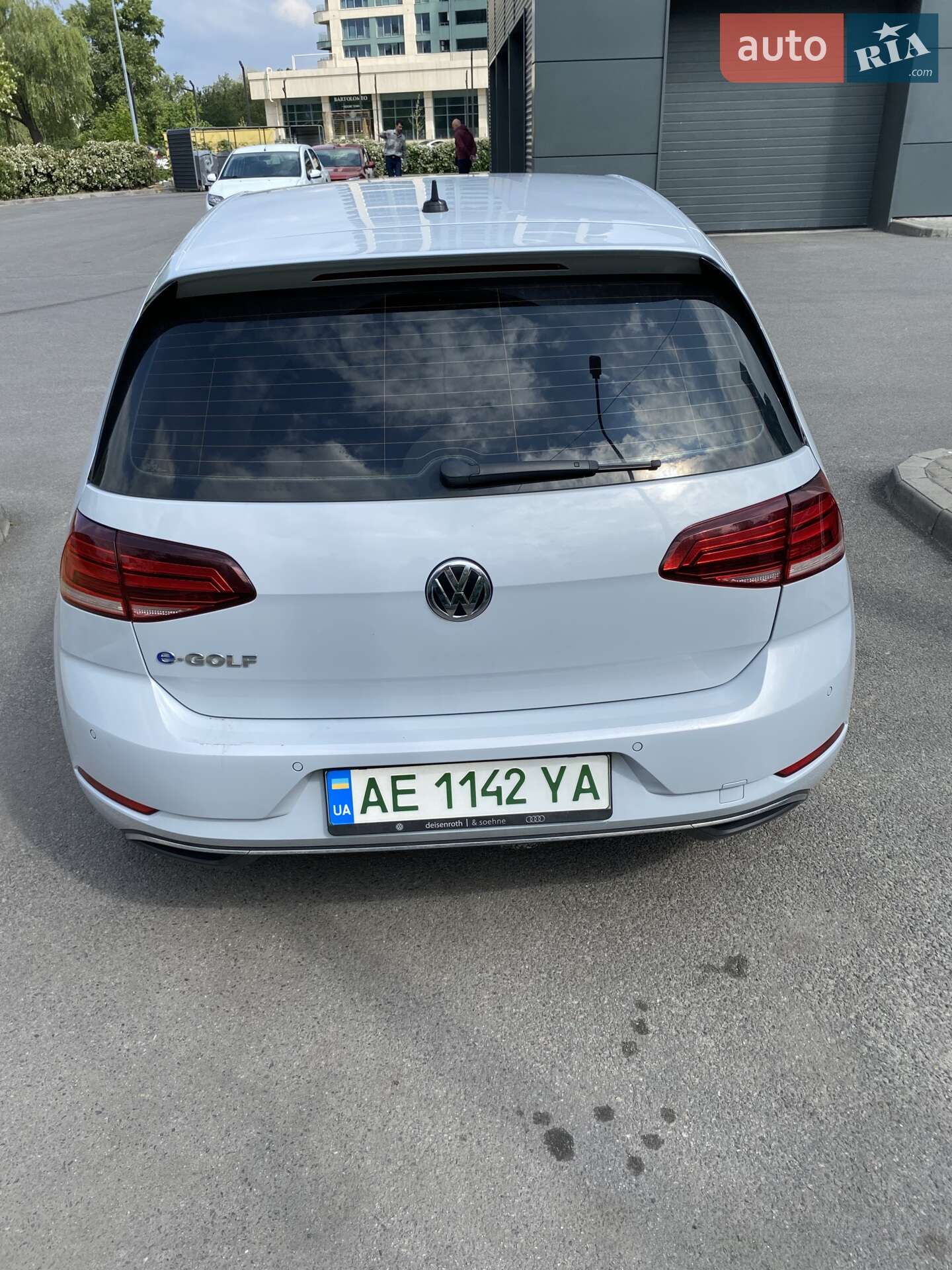 Volkswagen e-Golf 2018 VIN WVWZZZAUZKW900564 фото оголошення 12 з 21