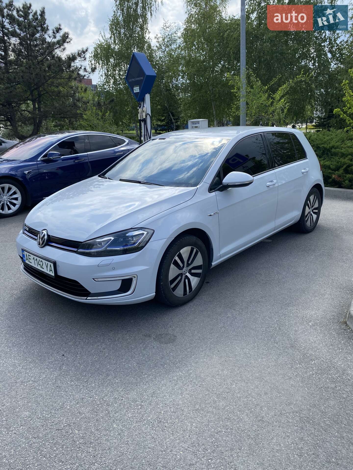 Volkswagen e-Golf 2018 VIN WVWZZZAUZKW900564 фото оголошення 10 з 21