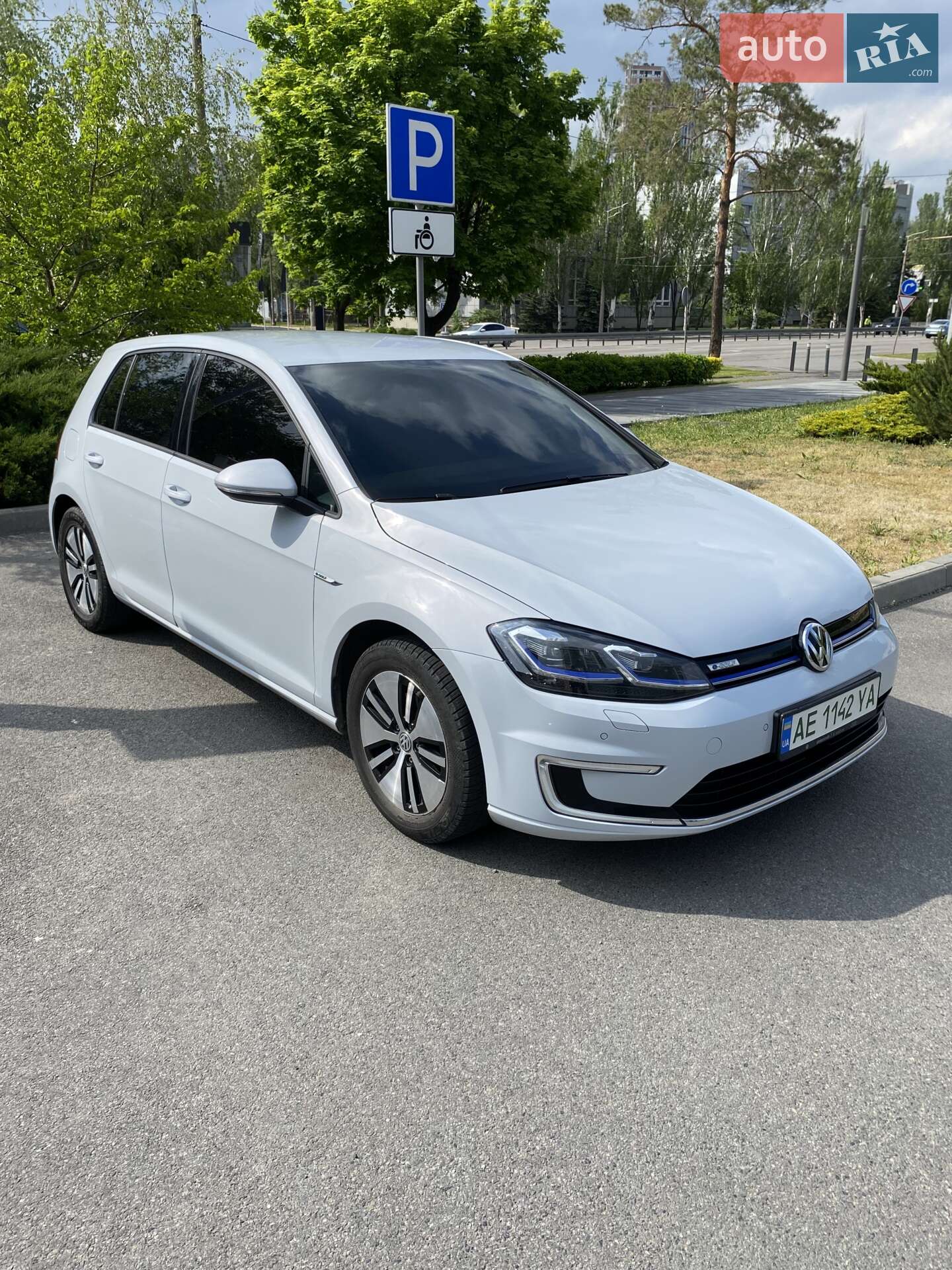 Volkswagen e-Golf 2018 VIN WVWZZZAUZKW900564 фото оголошення 6 з 21