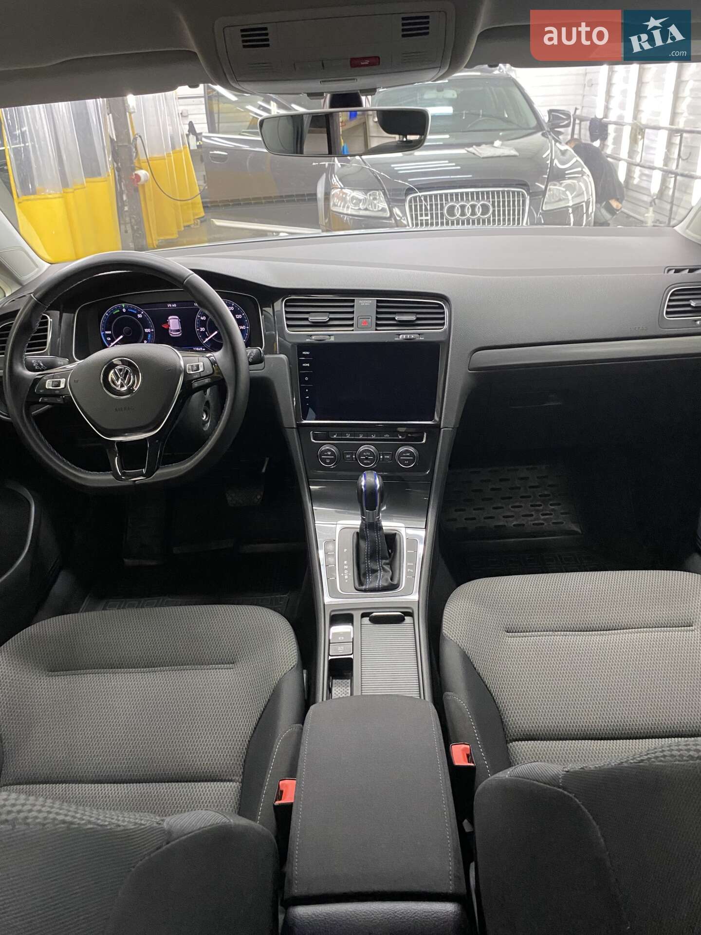 Volkswagen e-Golf 2018 VIN WVWZZZAUZKW900564 фото оголошення 13 з 21