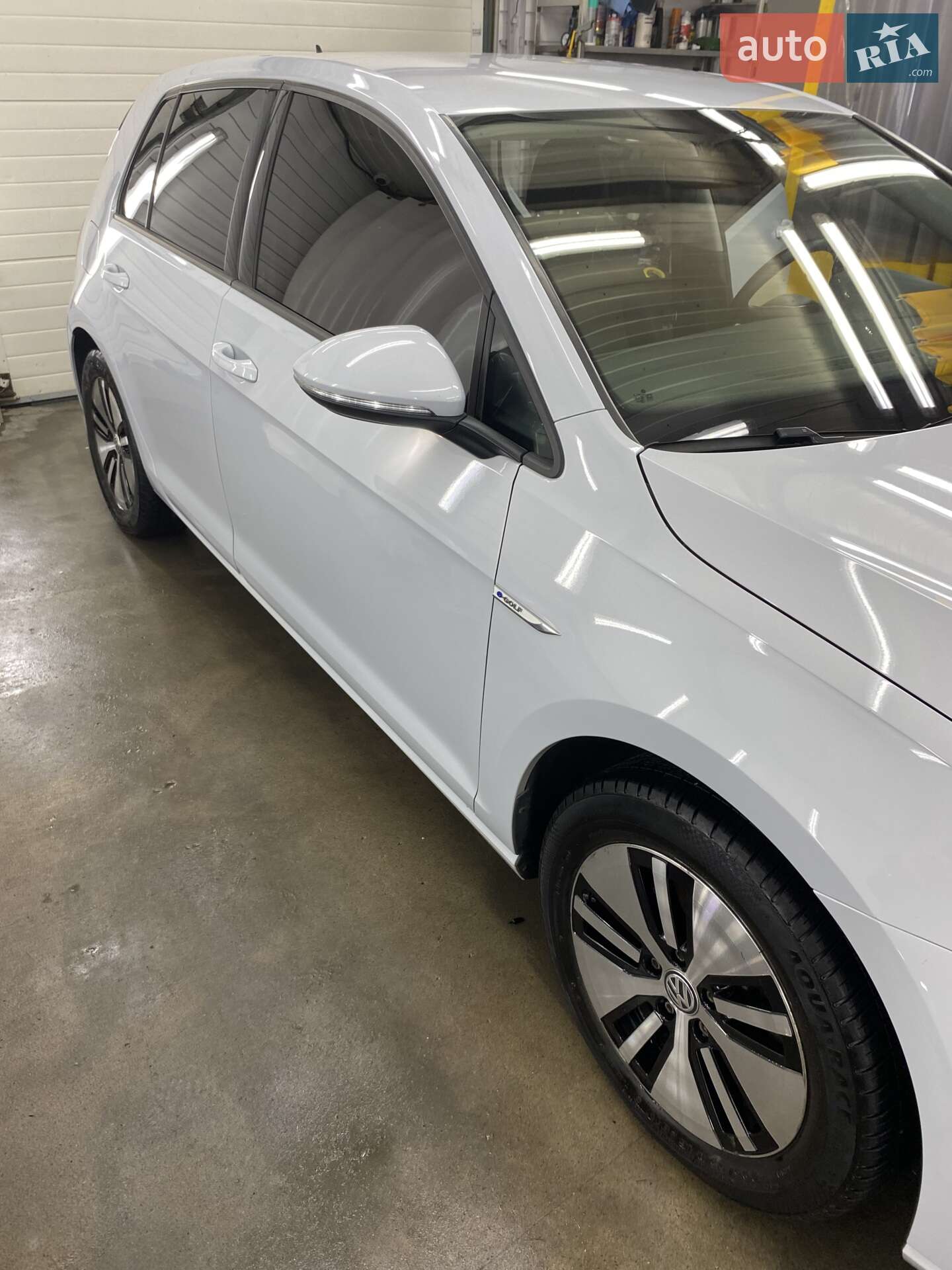 Volkswagen e-Golf 2018 VIN WVWZZZAUZKW900564 фото оголошення 15 з 21