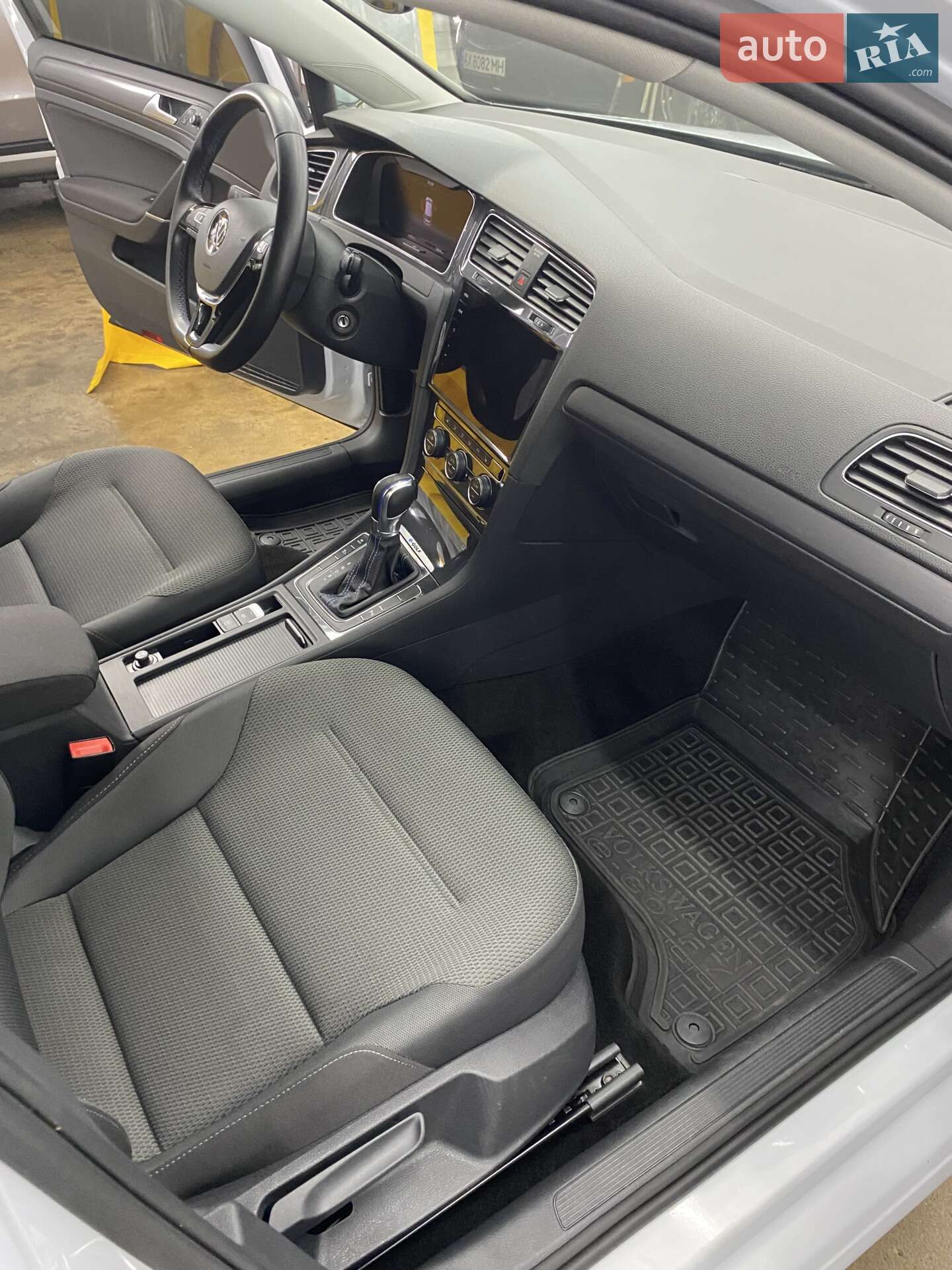 Volkswagen e-Golf 2018 VIN WVWZZZAUZKW900564 фото оголошення 16 з 21