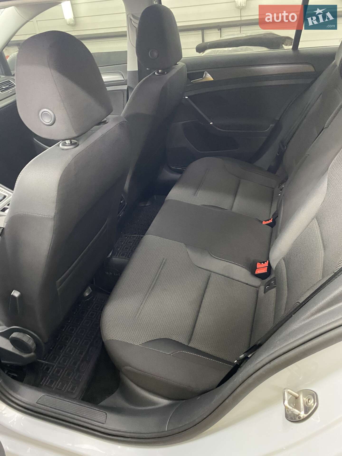 Volkswagen e-Golf 2018 VIN WVWZZZAUZKW900564 фото оголошення 18 з 21