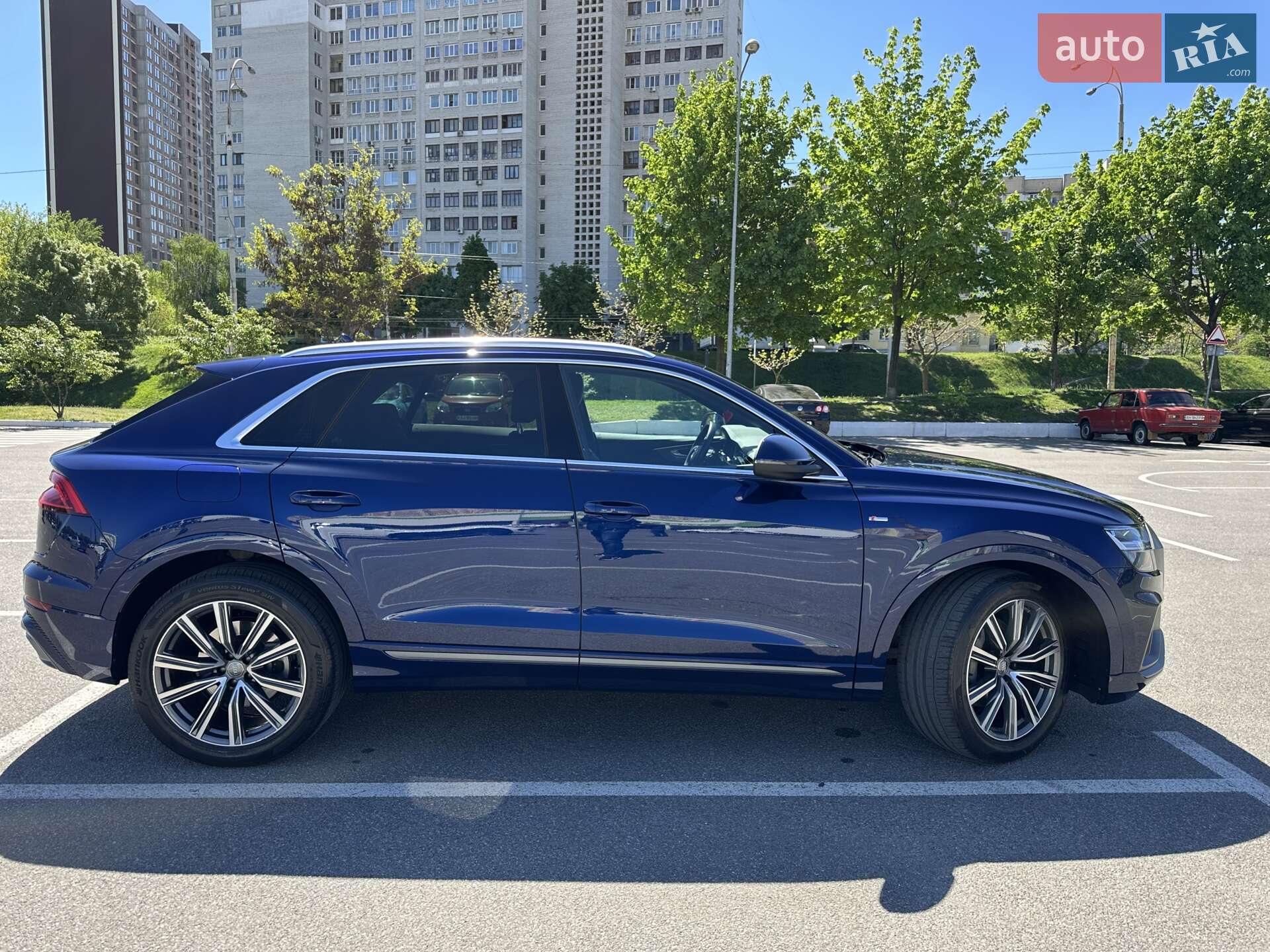 Audi Q8 2018 VIN WAUZZZF16KD005133 фото оголошення 4 з 23