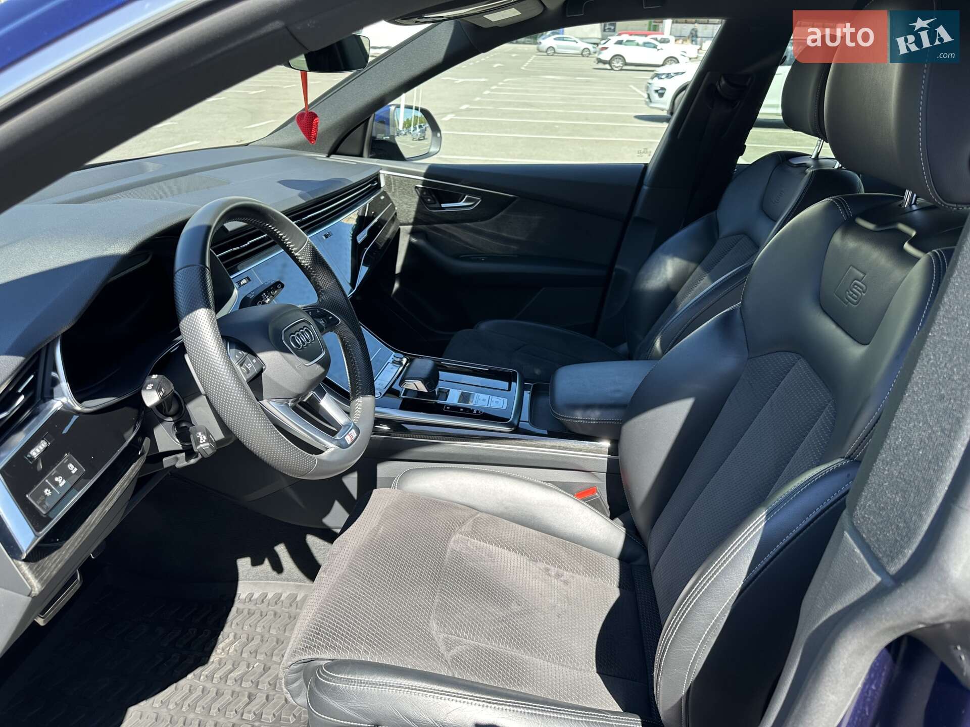 Audi Q8 2018 VIN WAUZZZF16KD005133 фото оголошення 10 з 23