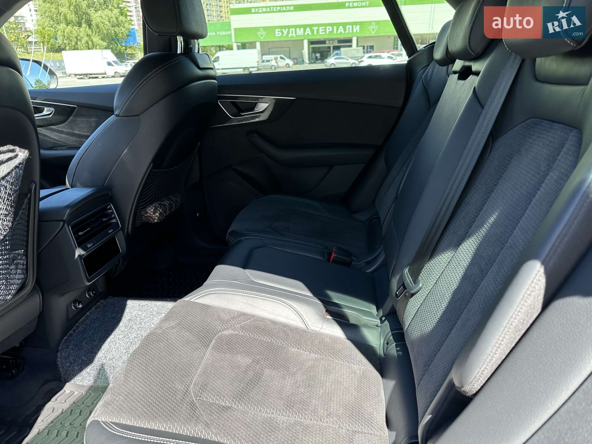 Audi Q8 2018 VIN WAUZZZF16KD005133 фото оголошення 11 з 23
