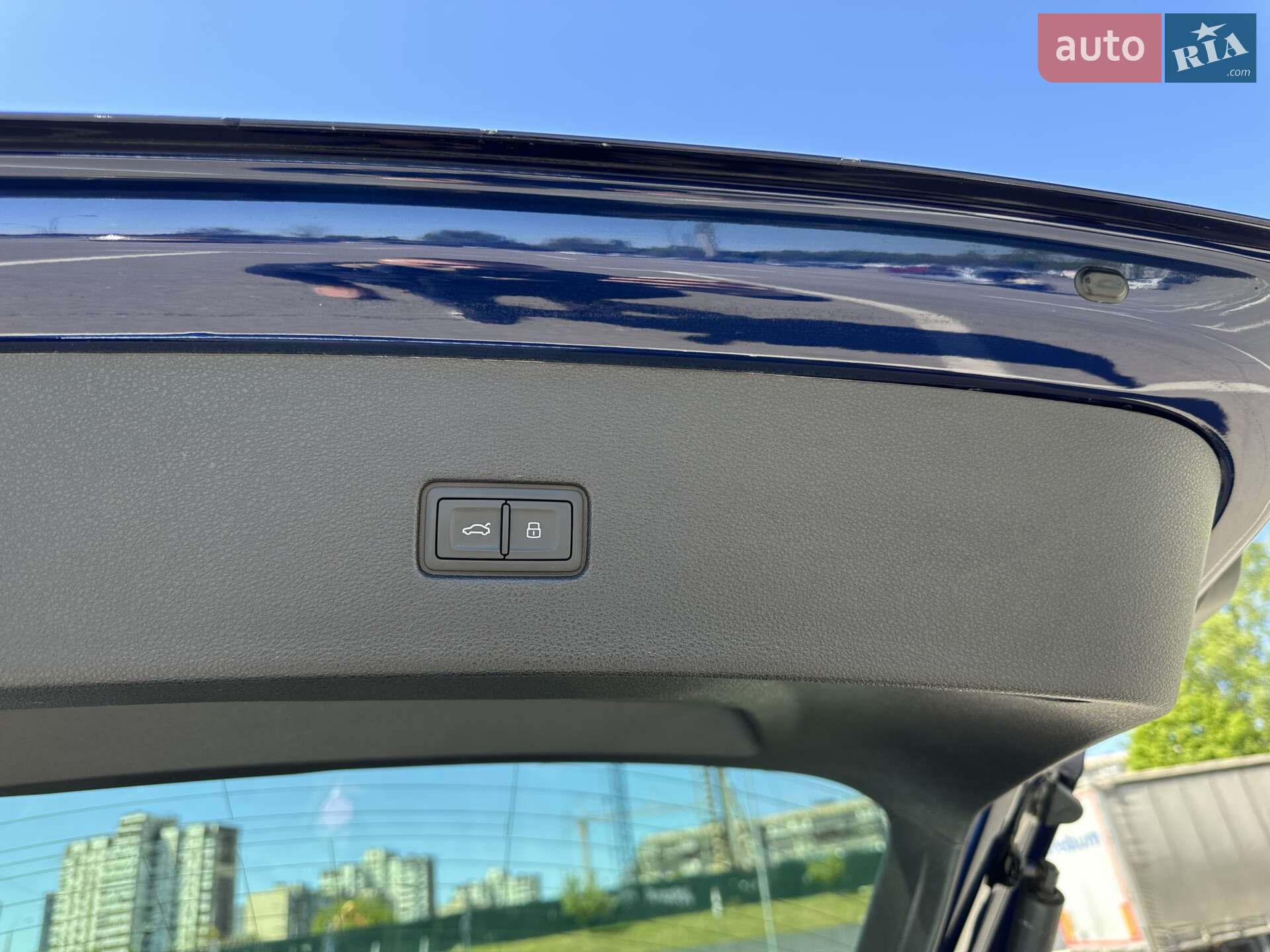 Audi Q8 2018 VIN WAUZZZF16KD005133 фото оголошення 16 з 23