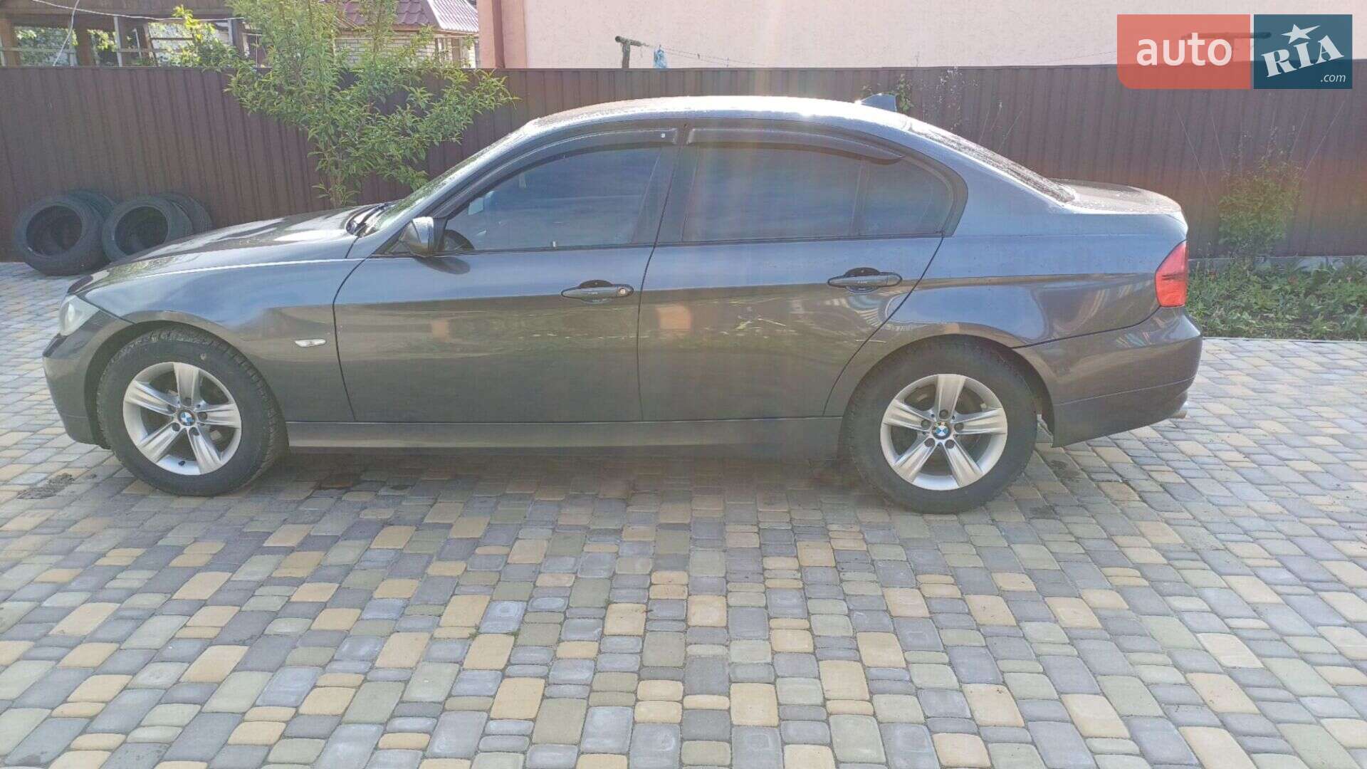 BMW 3 Series 2005 VIN WBAVA710X0KP94551 фото оголошення 2 з 22