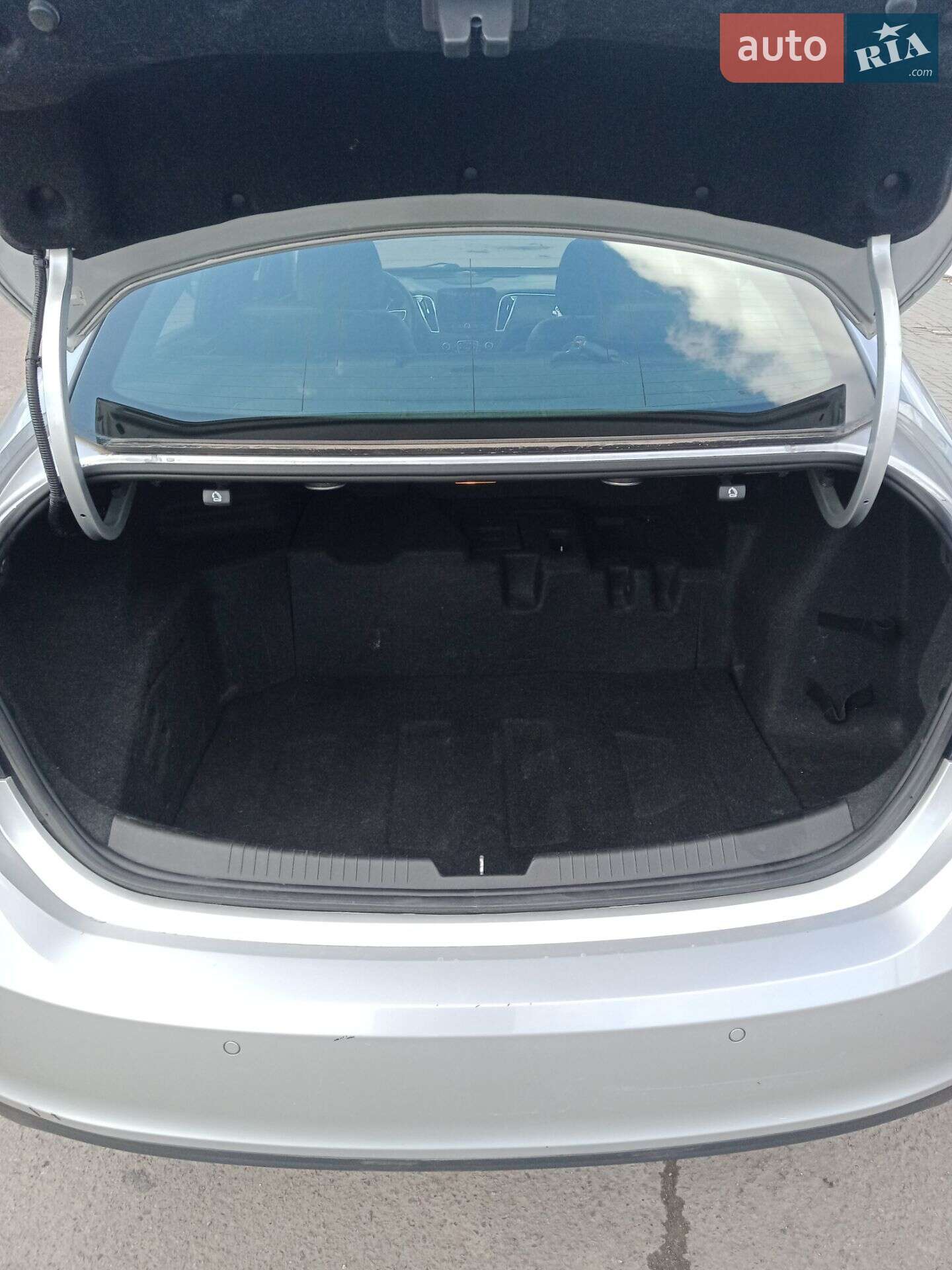 Chevrolet Malibu 2016 VIN 1G1ZJ5SU8HF204872 фото оголошення 11 з 21