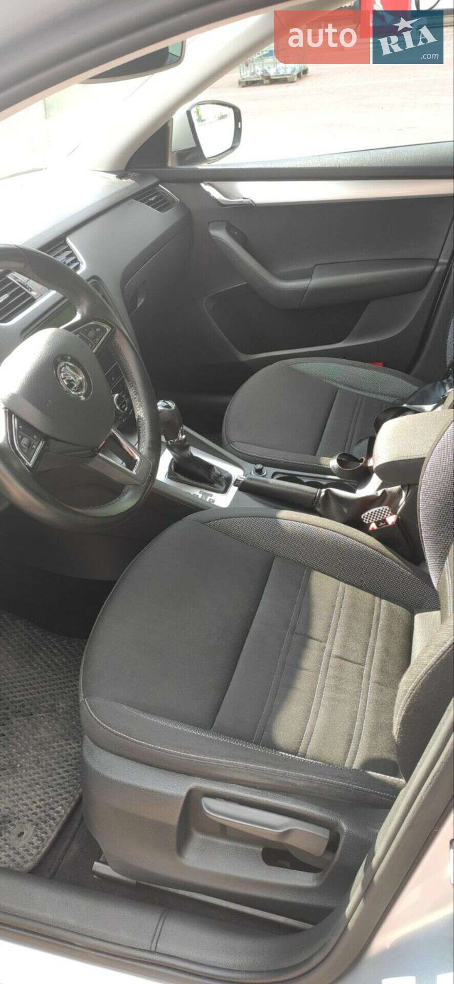 Skoda Octavia 2017 VIN TMBJG7NE9J0192016 фото оголошення 10 з 27