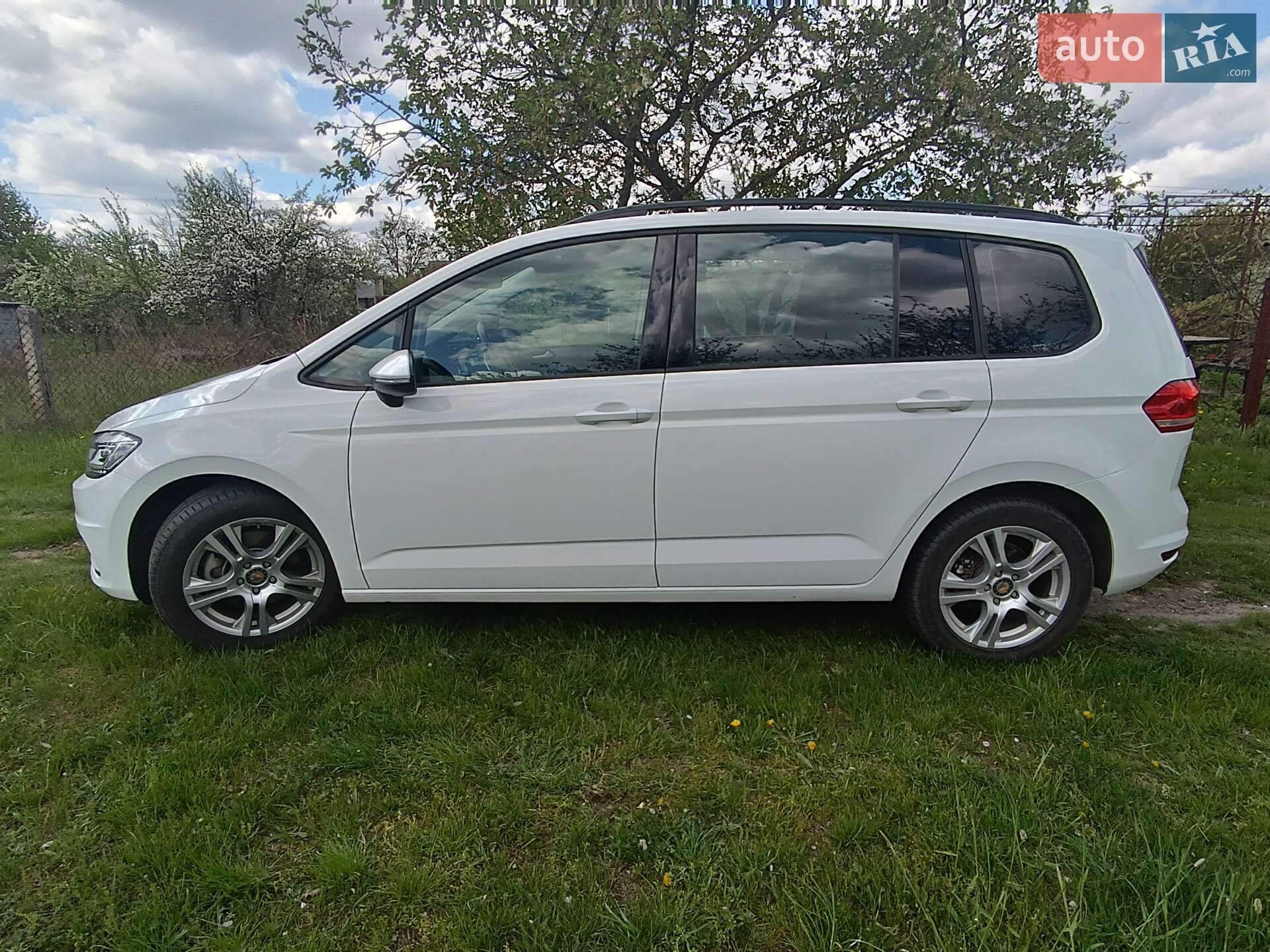 Volkswagen Touran 2017 VIN WVGZZZ1TZJW024324 фото оголошення 4 з 41