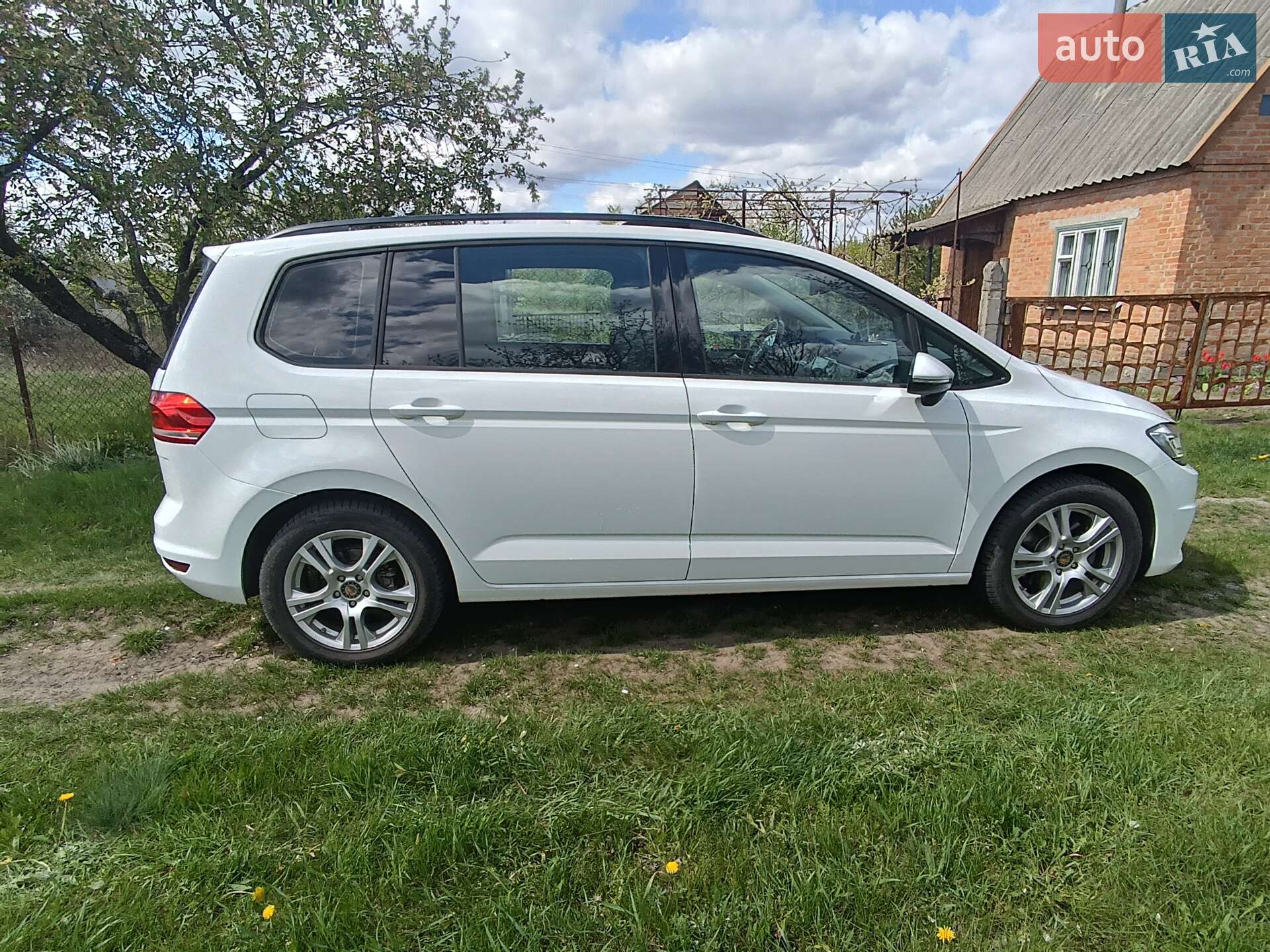 Volkswagen Touran 2017 VIN WVGZZZ1TZJW024324 фото оголошення 5 з 41