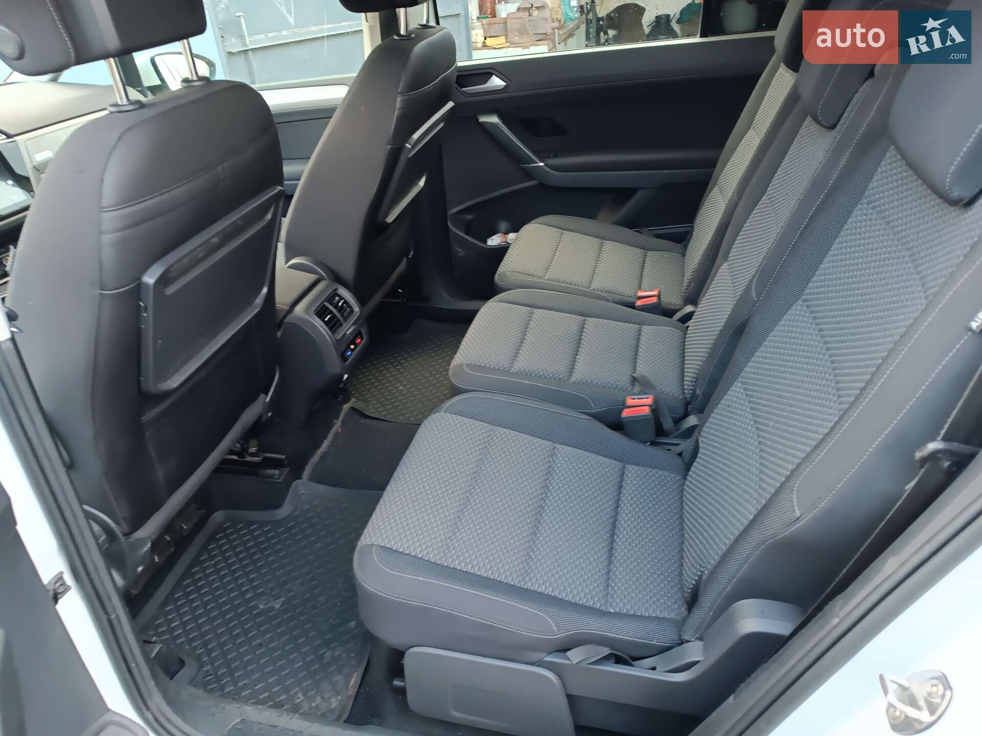 Volkswagen Touran 2017 VIN WVGZZZ1TZJW024324 фото оголошення 13 з 41