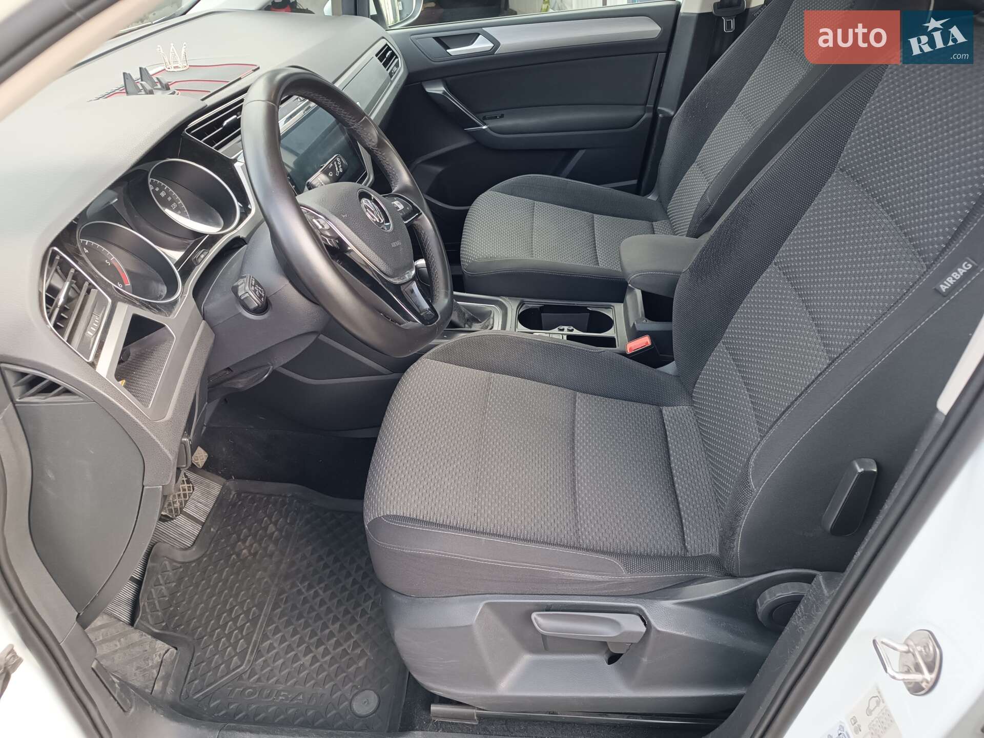 Volkswagen Touran 2017 VIN WVGZZZ1TZJW024324 фото оголошення 23 з 41