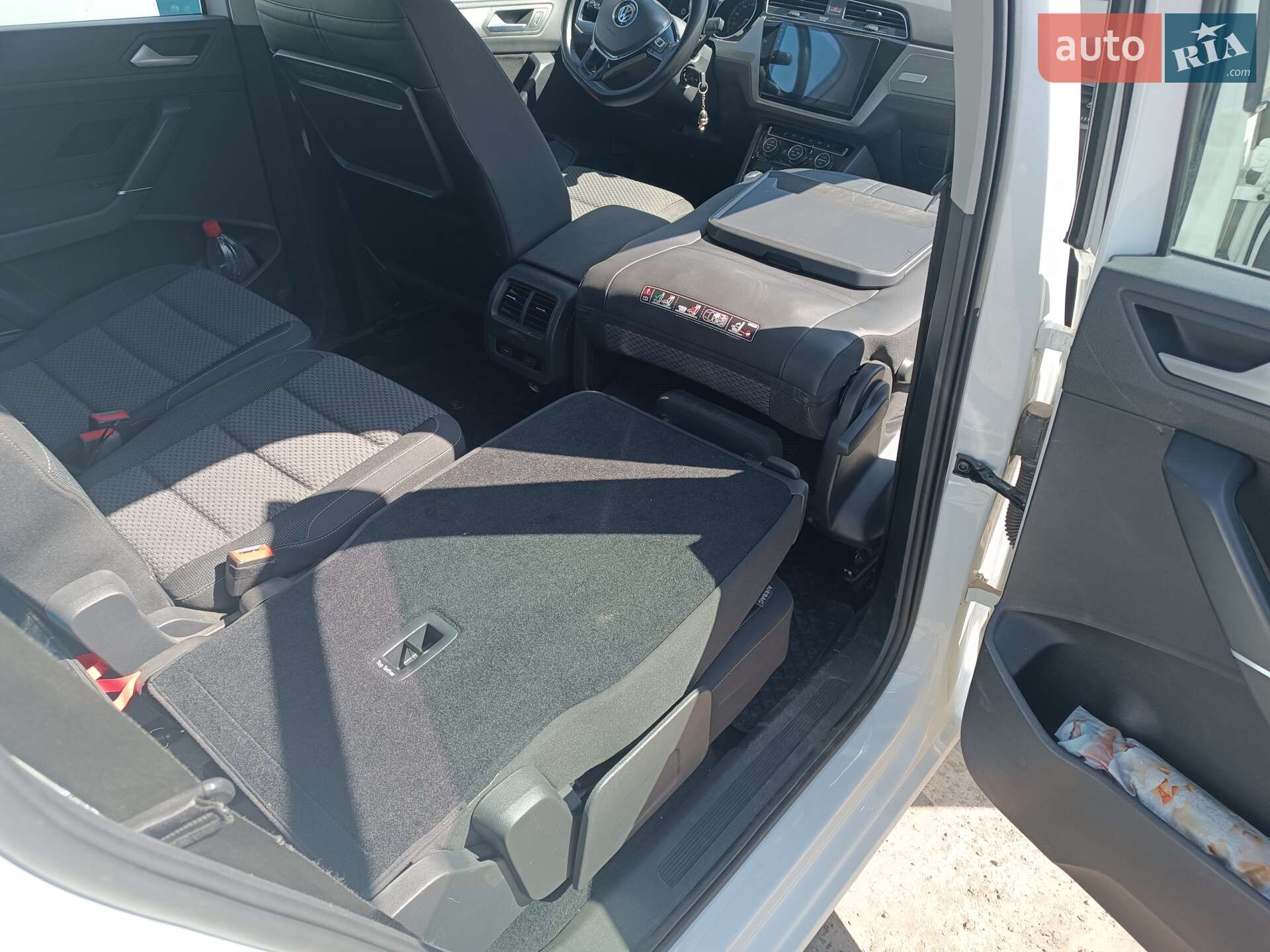 Volkswagen Touran 2017 VIN WVGZZZ1TZJW024324 фото оголошення 26 з 41
