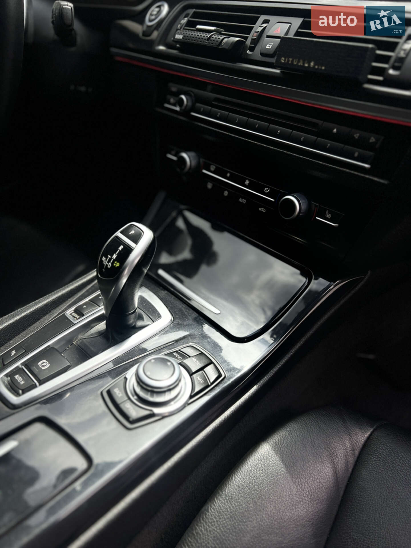 BMW 5 Series 2010 VIN WBAFW11080C648565 фото оголошення 12 з 13