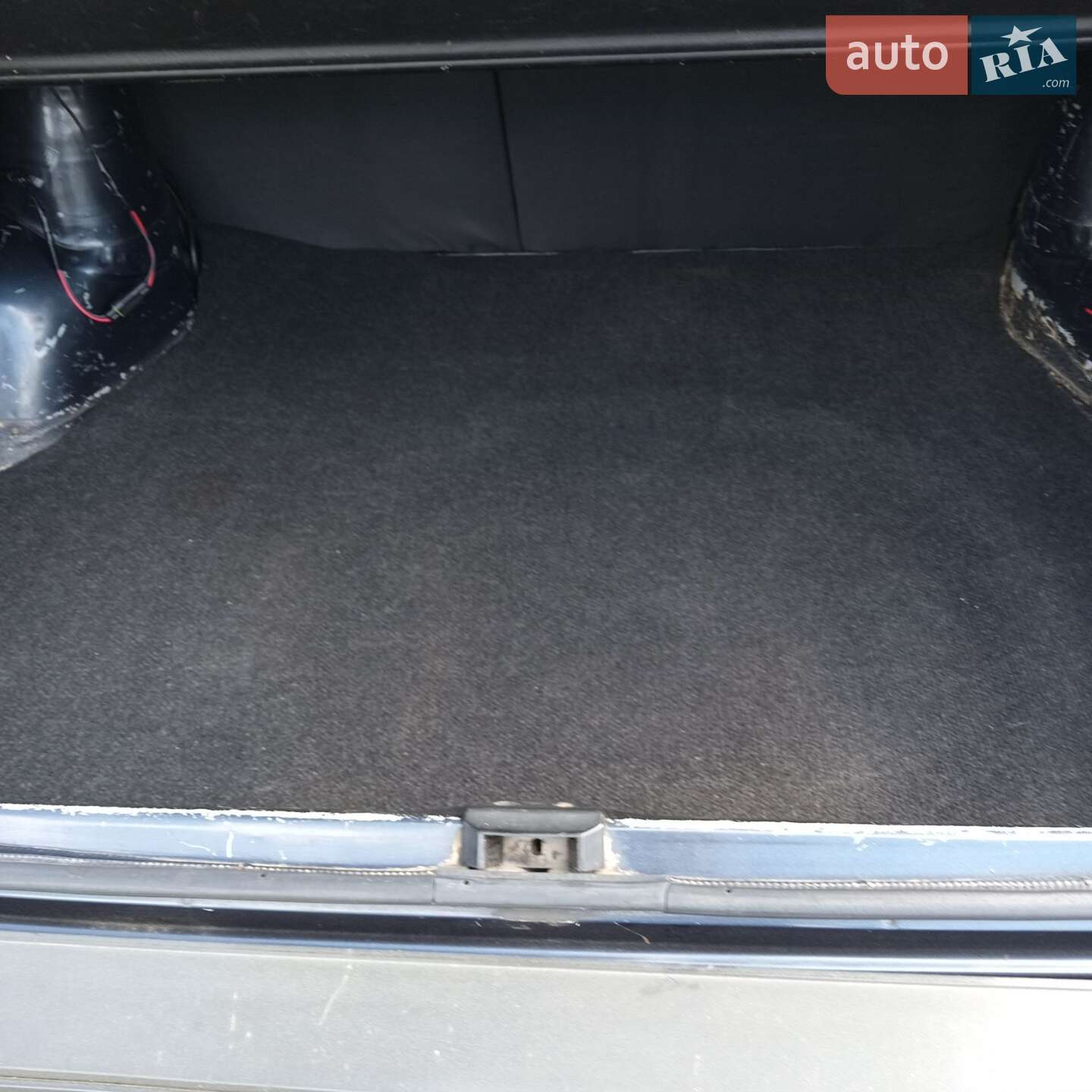 Volkswagen Passat 1987 VIN WVWZZZ32ZHE127323 фото оголошення 18 з 42