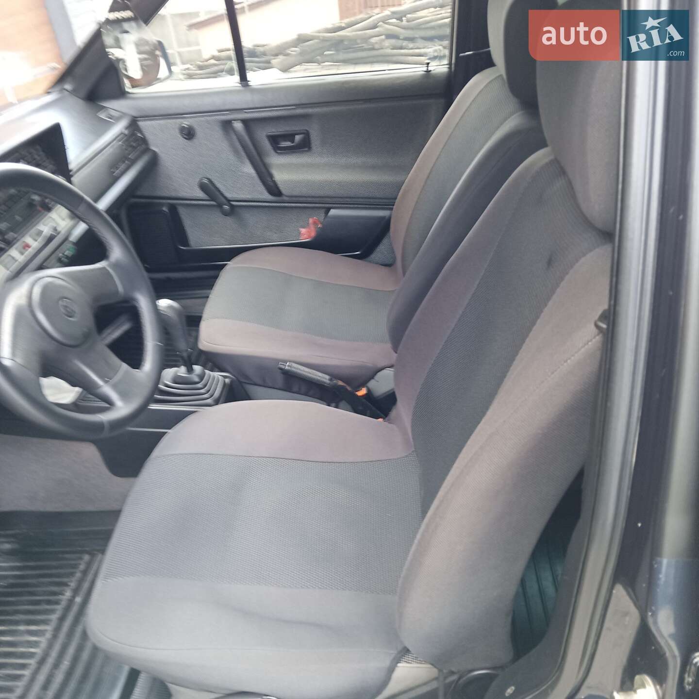 Volkswagen Passat 1987 VIN WVWZZZ32ZHE127323 фото оголошення 20 з 42