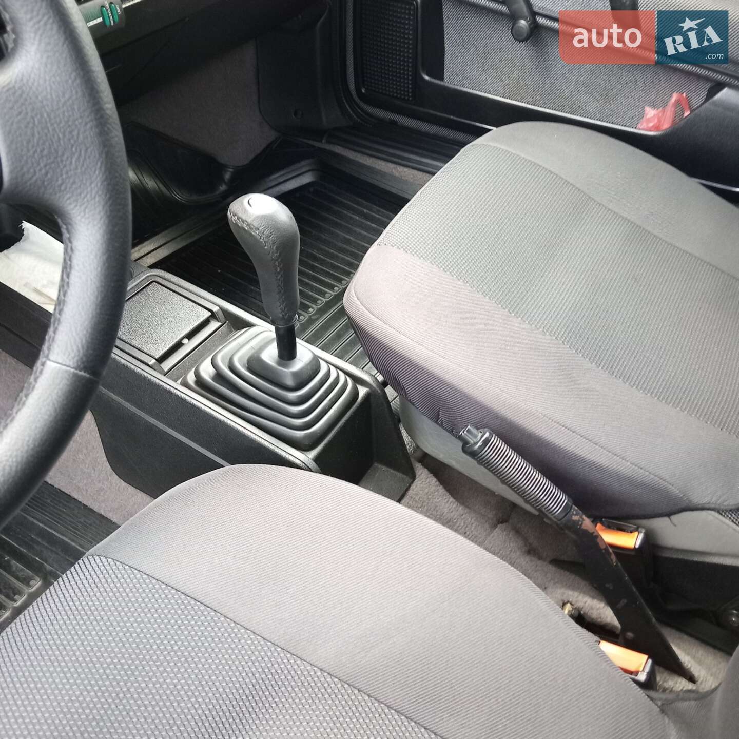 Volkswagen Passat 1987 VIN WVWZZZ32ZHE127323 фото оголошення 21 з 42