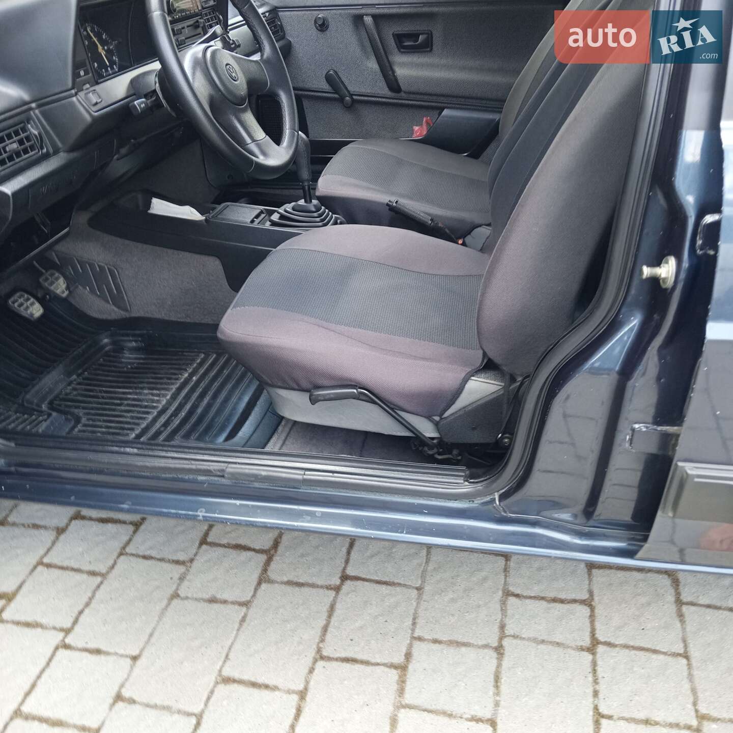 Volkswagen Passat 1987 VIN WVWZZZ32ZHE127323 фото оголошення 25 з 42