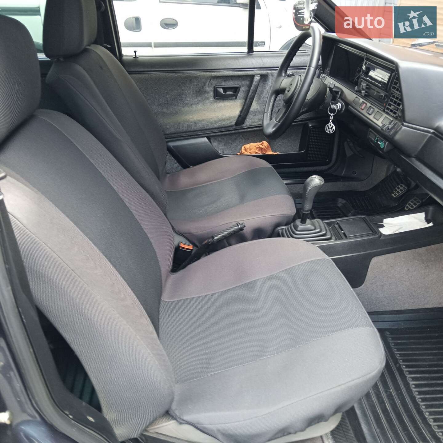 Volkswagen Passat 1987 VIN WVWZZZ32ZHE127323 фото оголошення 27 з 42