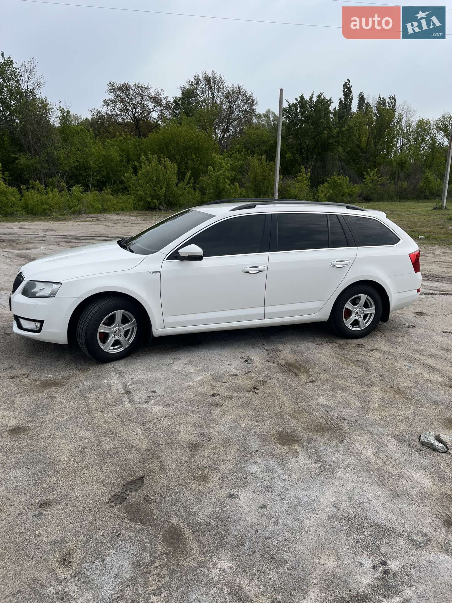 Skoda Octavia 2014 VIN TMBLG9NE3E0217597 фото оголошення 8 з 39