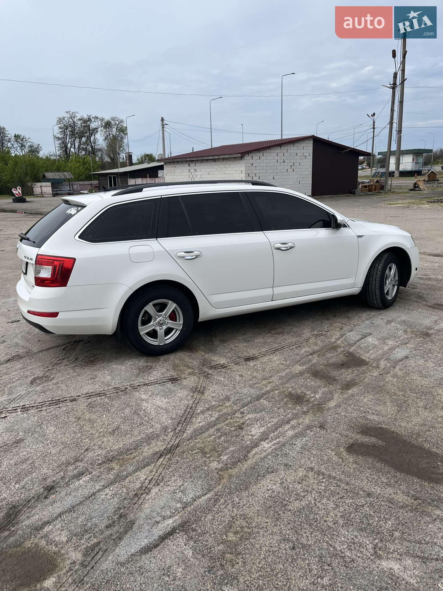 Skoda Octavia 2014 VIN TMBLG9NE3E0217597 фото оголошення 5 з 39