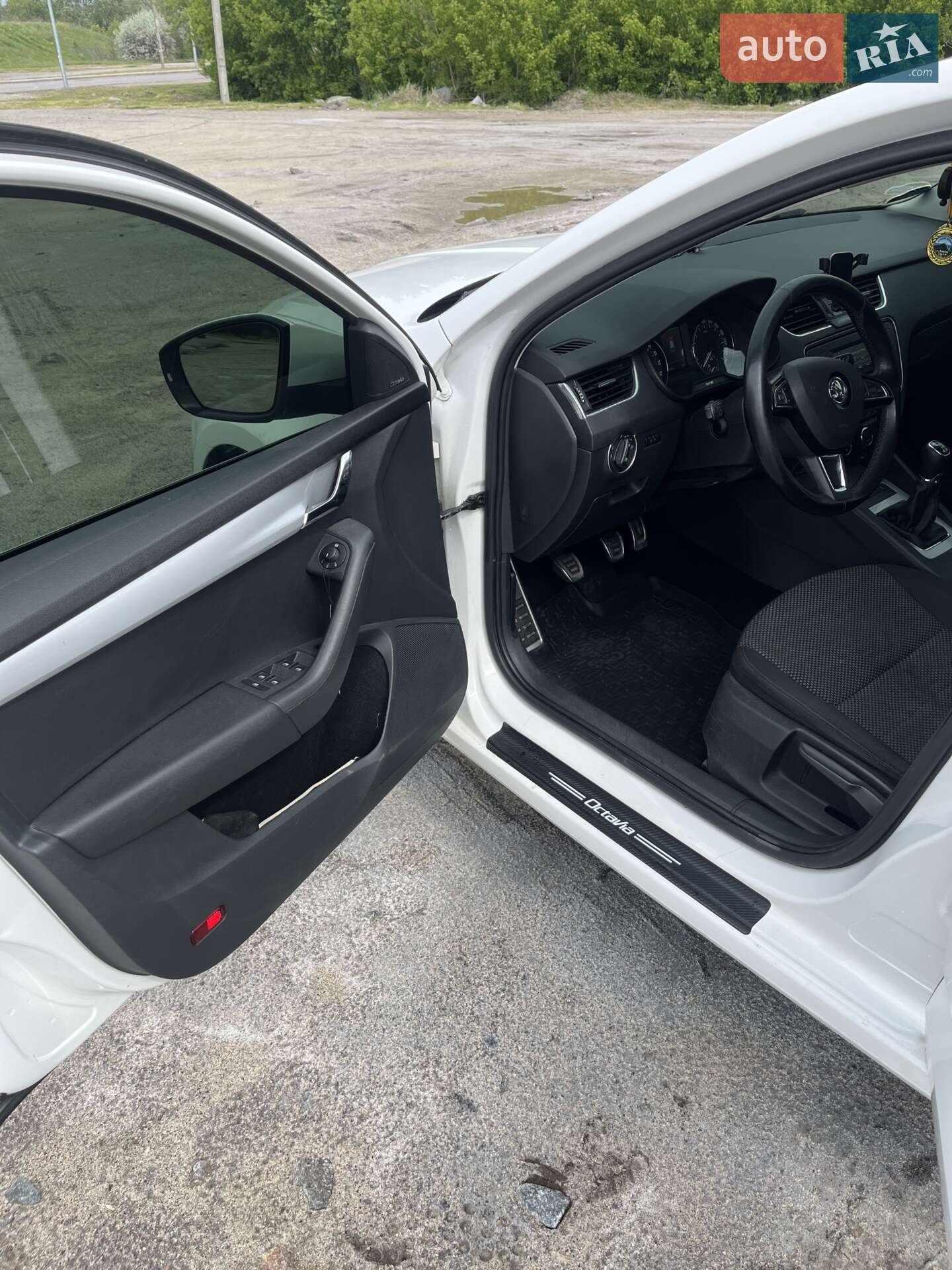 Skoda Octavia 2014 VIN TMBLG9NE3E0217597 фото оголошення 32 з 39