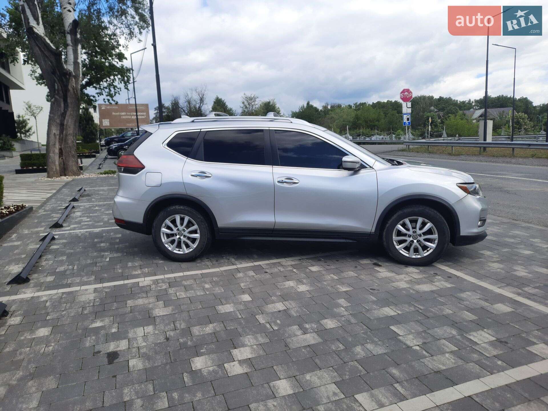 Nissan Rogue 2017 VIN KNMAT2MV5JP504436 фото оголошення 11 з 31