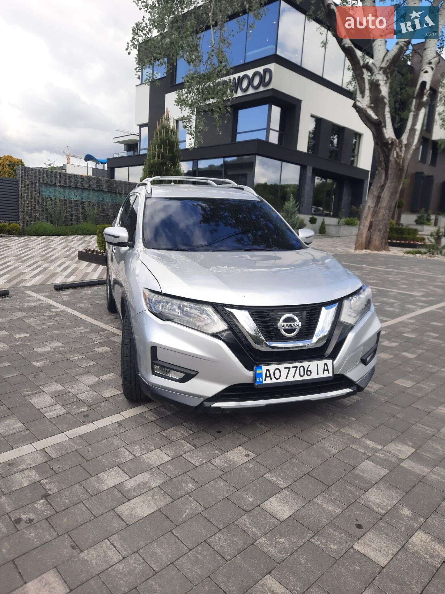 Nissan Rogue 2017 VIN KNMAT2MV5JP504436 фото оголошення 2 з 31