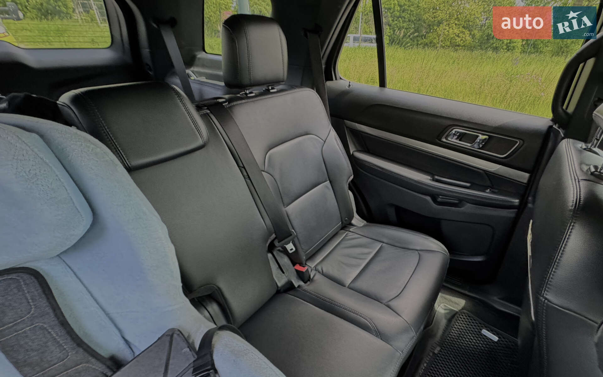 Ford Explorer 2018 VIN 1FM5K8D84JGC84123 фото оголошення 4 з 19