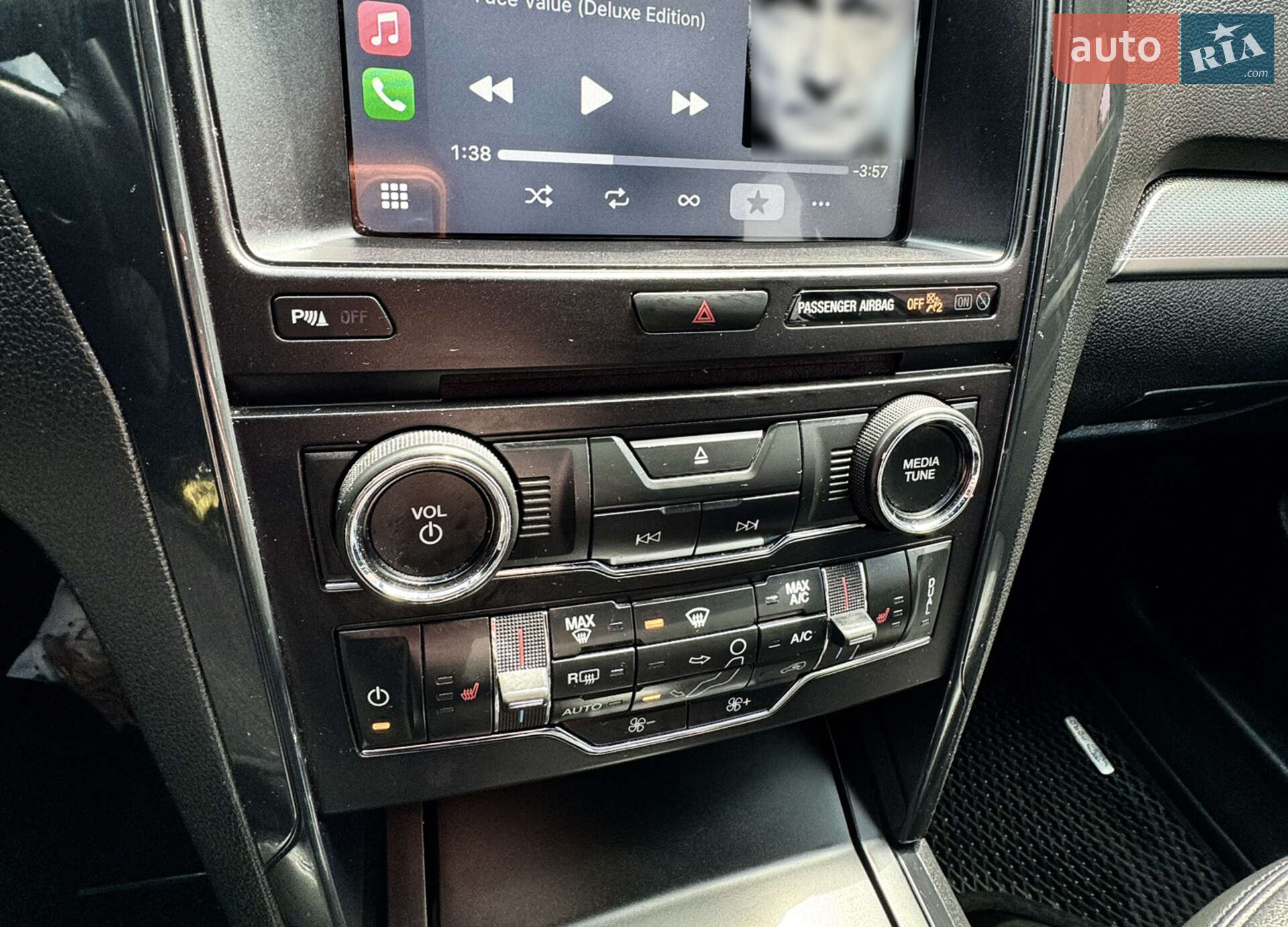 Ford Explorer 2018 VIN 1FM5K8D84JGC84123 фото оголошення 13 з 19