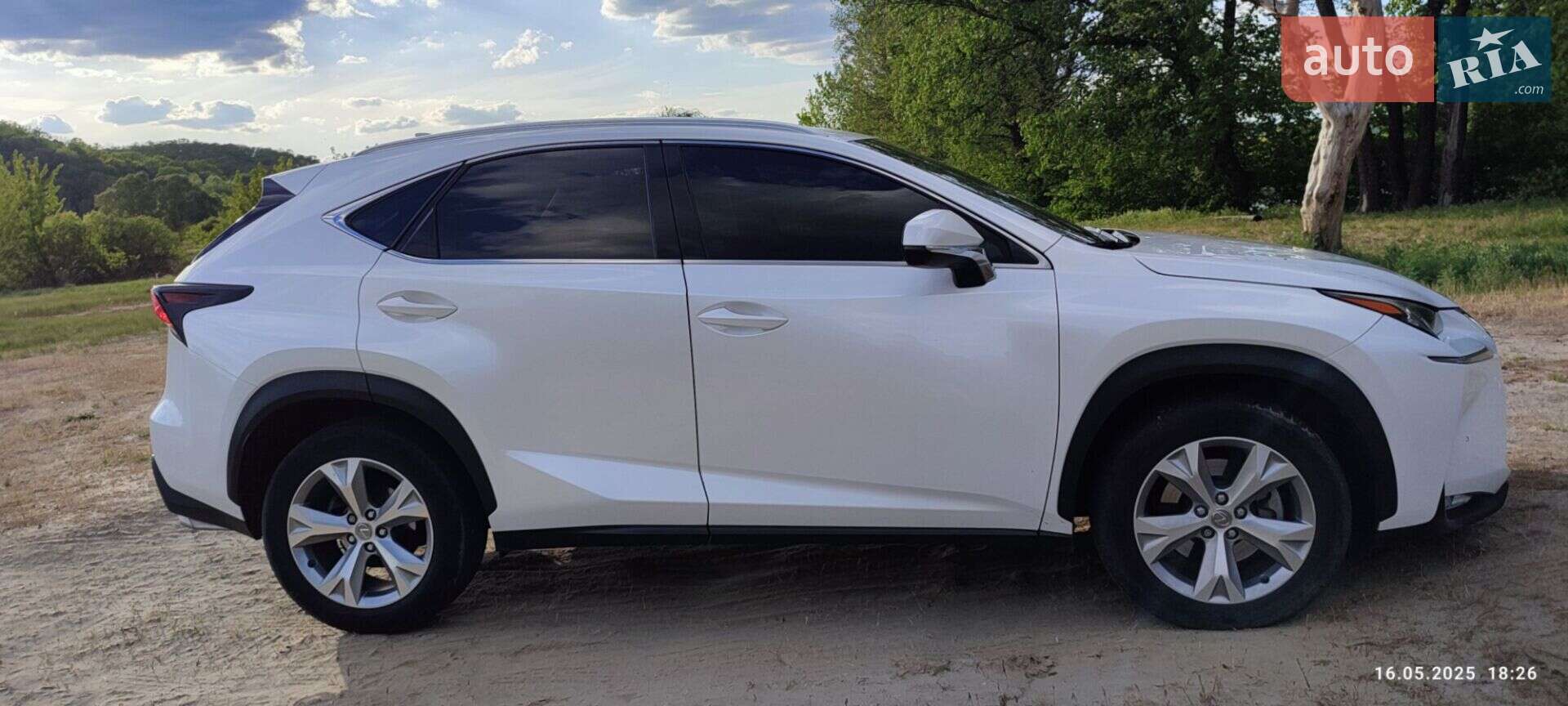 Lexus NX 2017 VIN JTJYARBZ4H2070646 фото оголошення 4 з 17