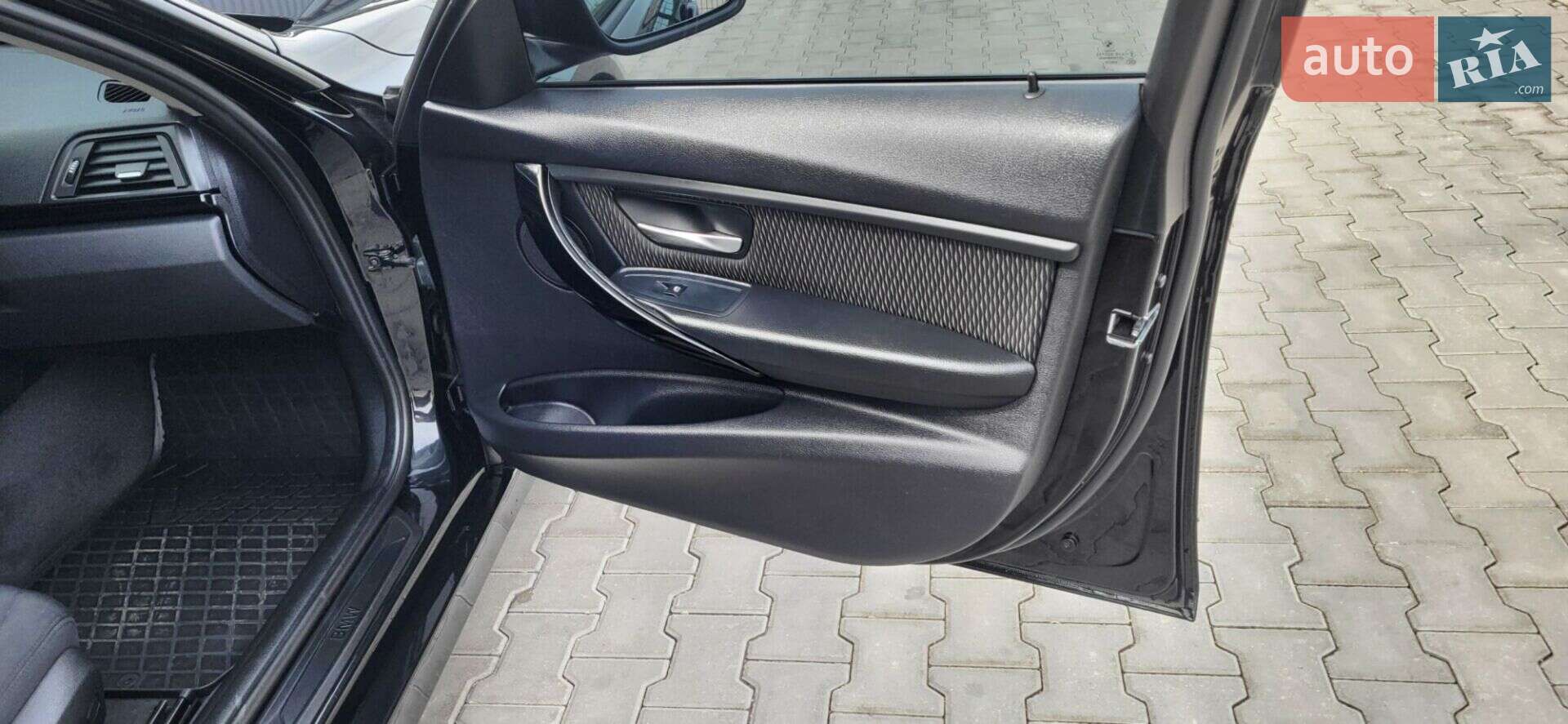 BMW 3 Series 2012 VIN WBA3K11080F818906 фото оголошення 10 з 47
