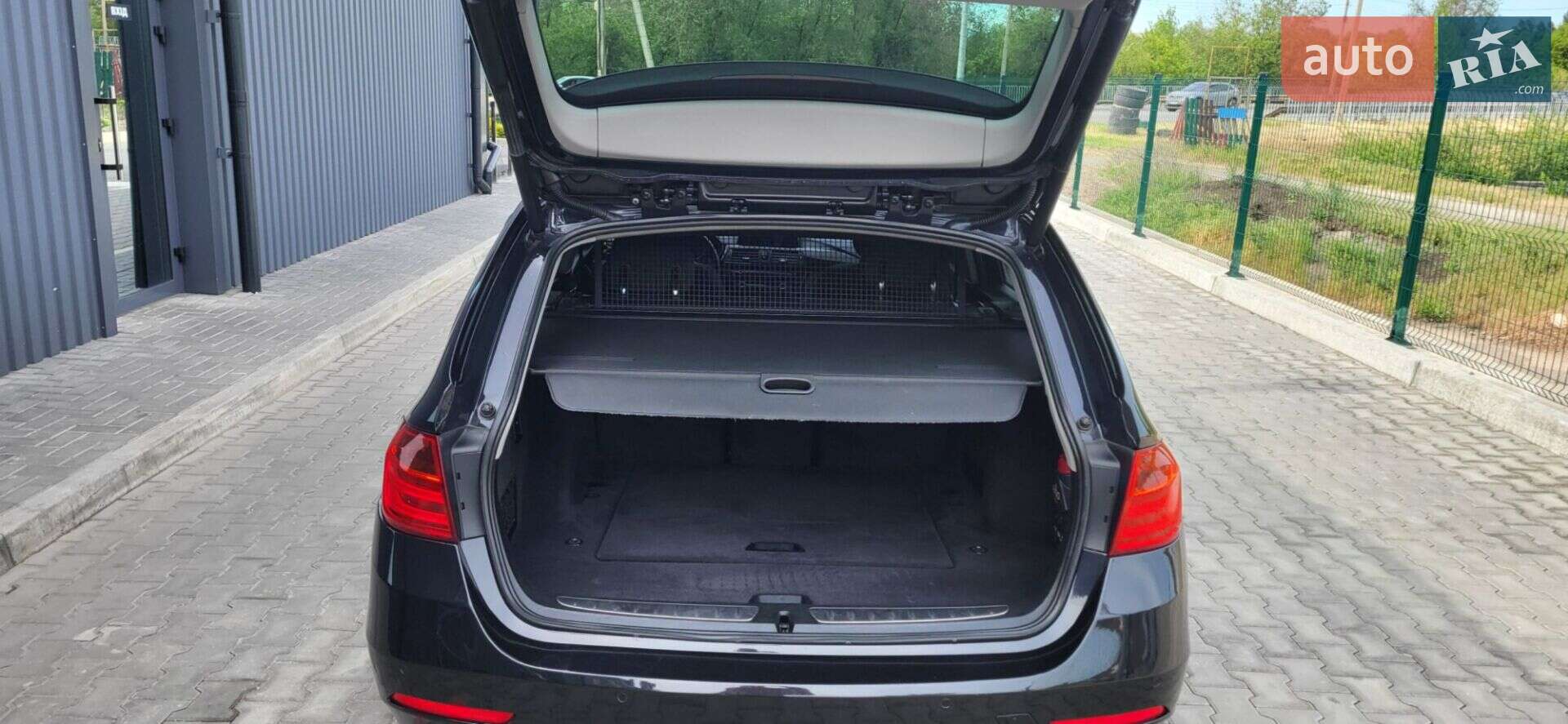 BMW 3 Series 2012 VIN WBA3K11080F818906 фото оголошення 16 з 47