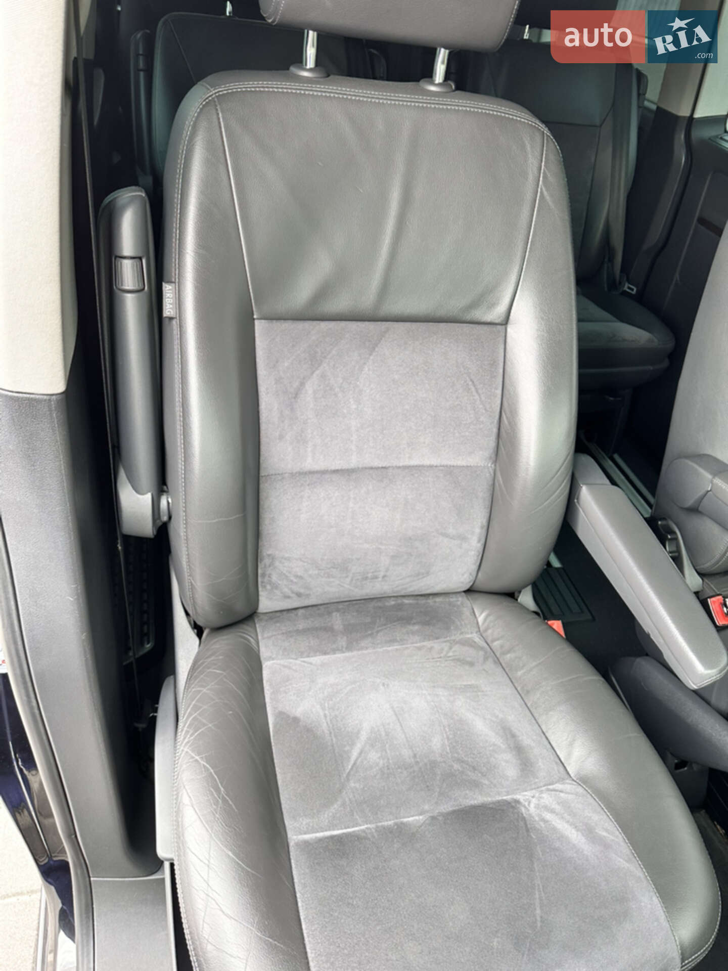 Volkswagen Multivan 2012 VIN WV2ZZZ7HZDH022451 фото оголошення 20 з 37