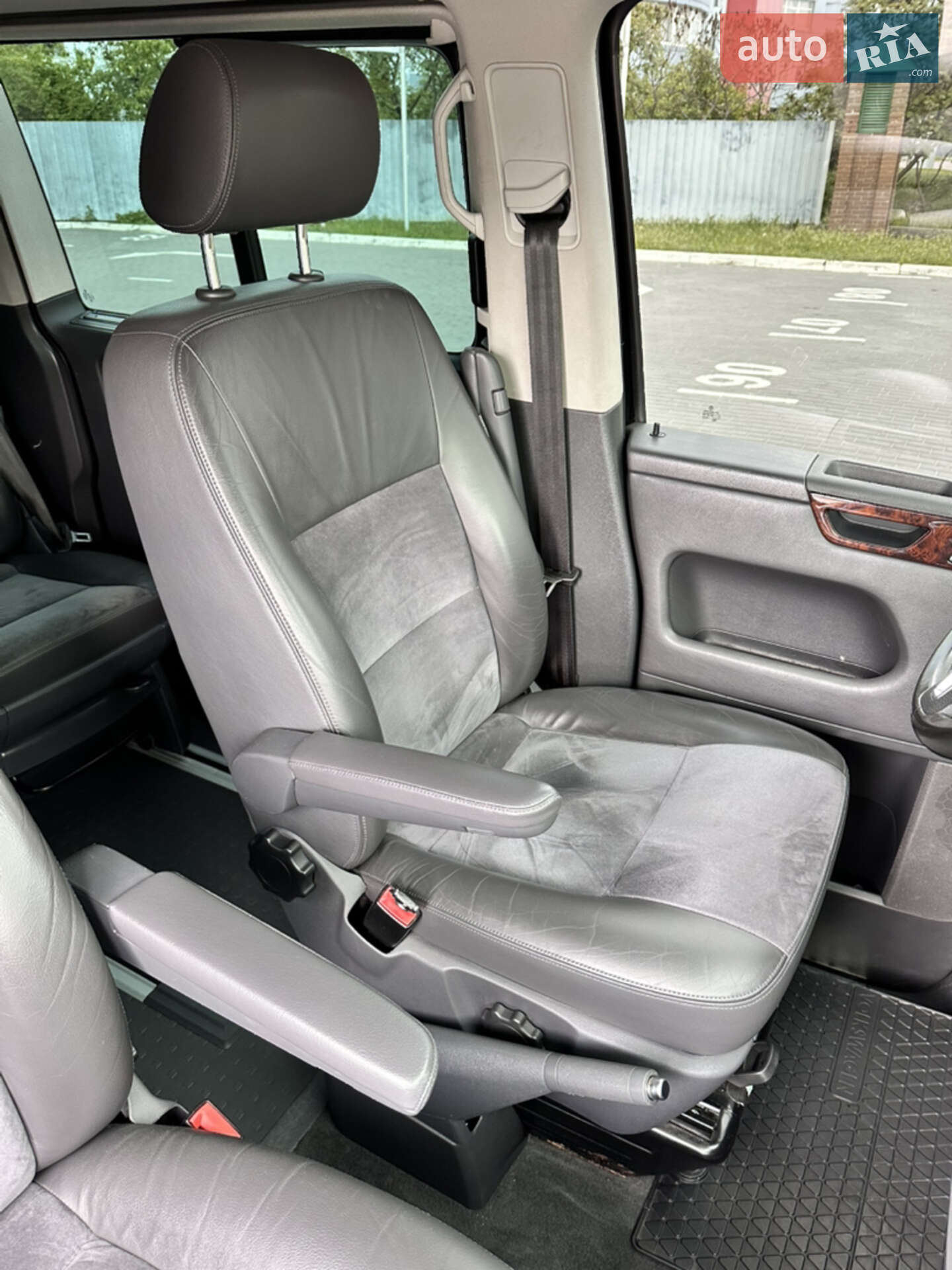 Volkswagen Multivan 2012 VIN WV2ZZZ7HZDH022451 фото оголошення 19 з 37