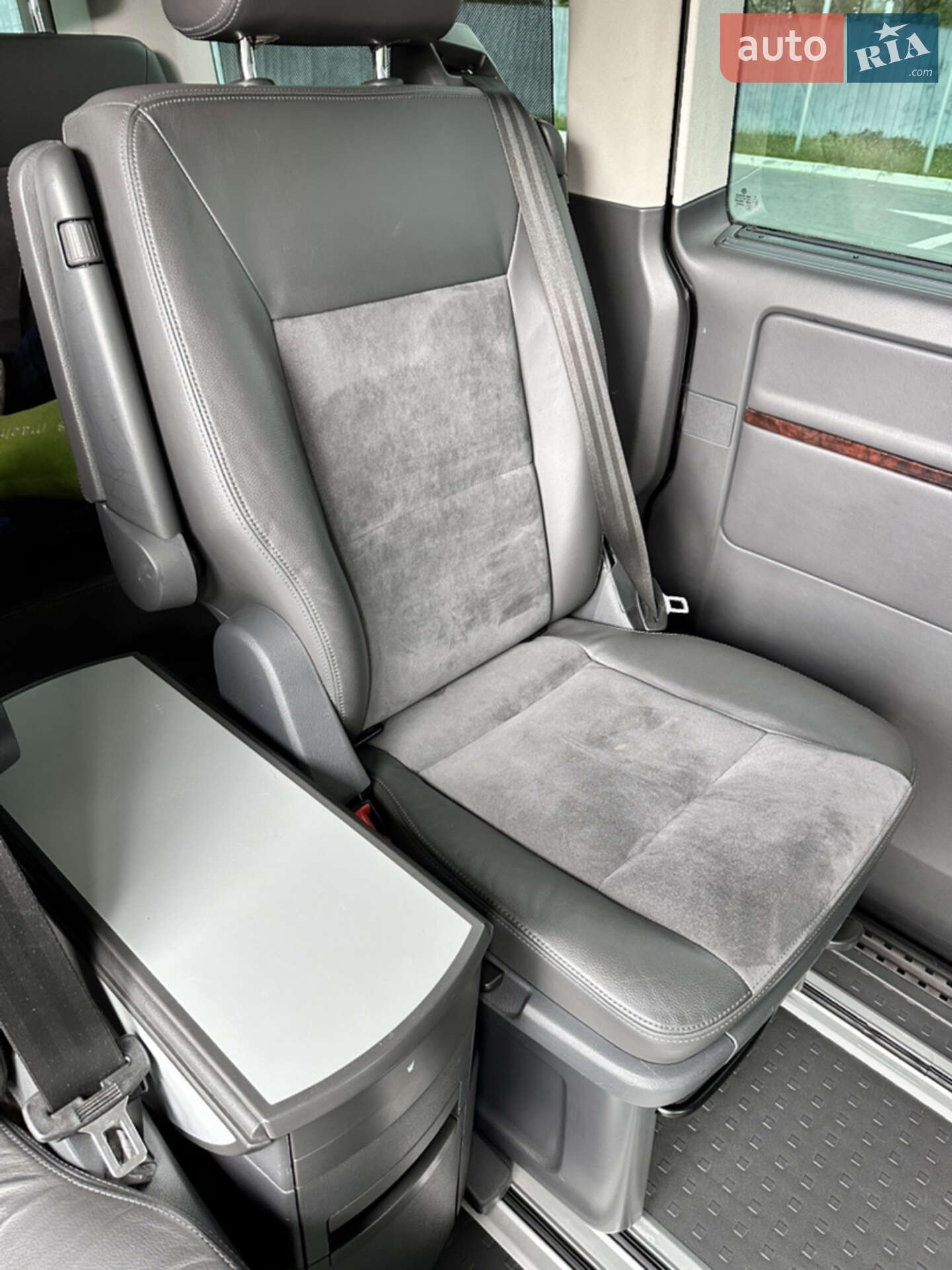 Volkswagen Multivan 2012 VIN WV2ZZZ7HZDH022451 фото оголошення 22 з 37