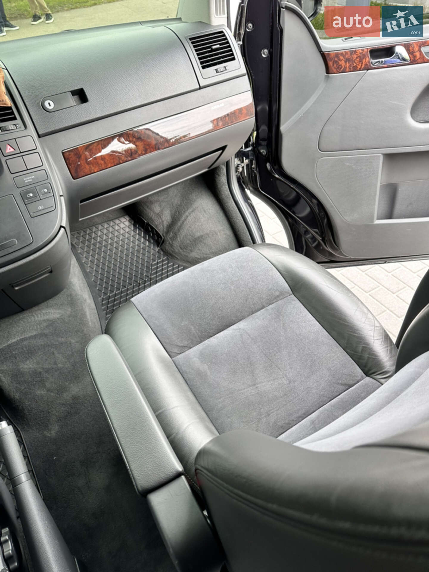 Volkswagen Multivan 2012 VIN WV2ZZZ7HZDH022451 фото оголошення 24 з 37