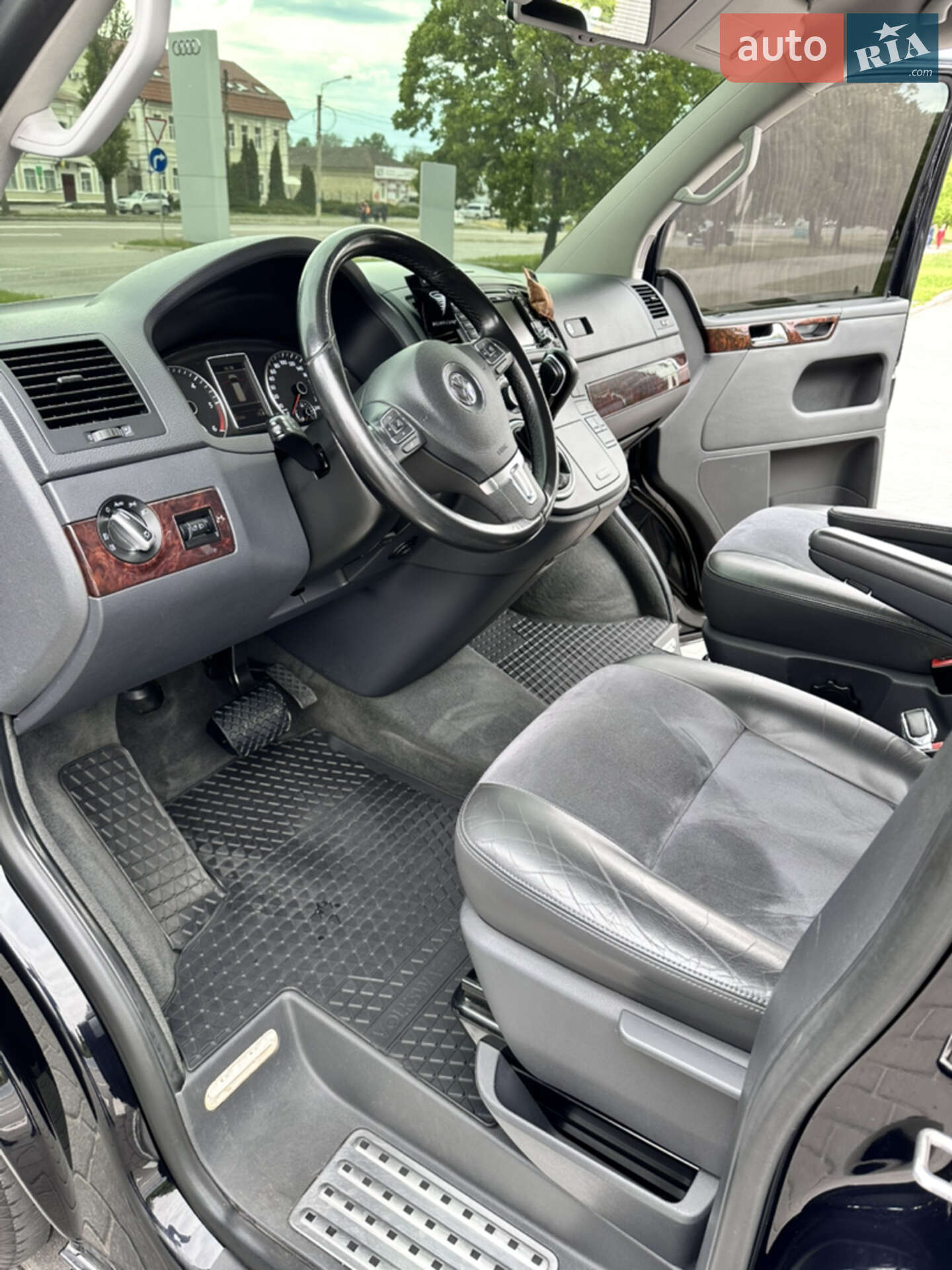 Volkswagen Multivan 2012 VIN WV2ZZZ7HZDH022451 фото оголошення 28 з 37