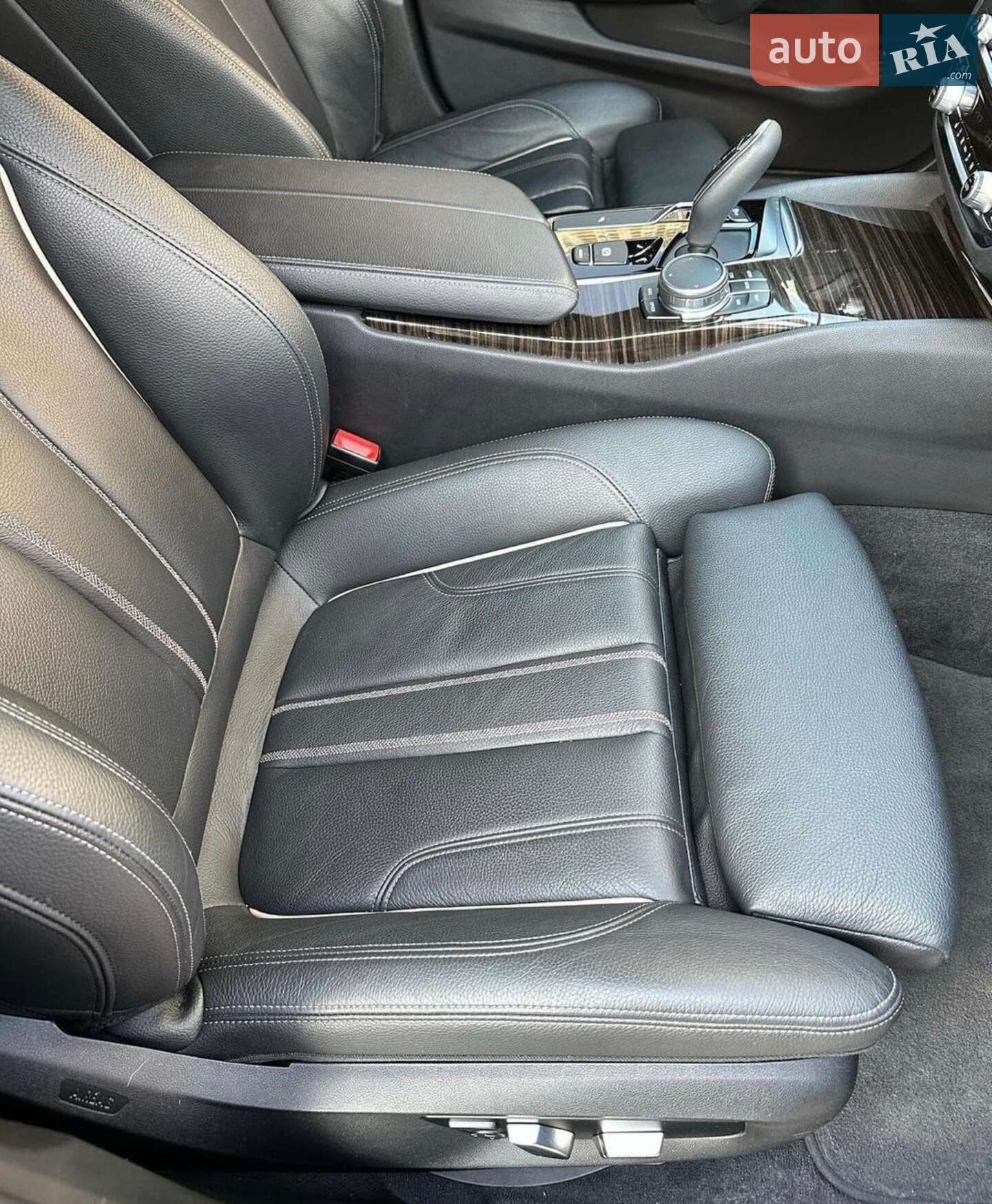 BMW 5 Series 2017 VIN WBAJA7C59JWA73769 фото оголошення 32 з 46