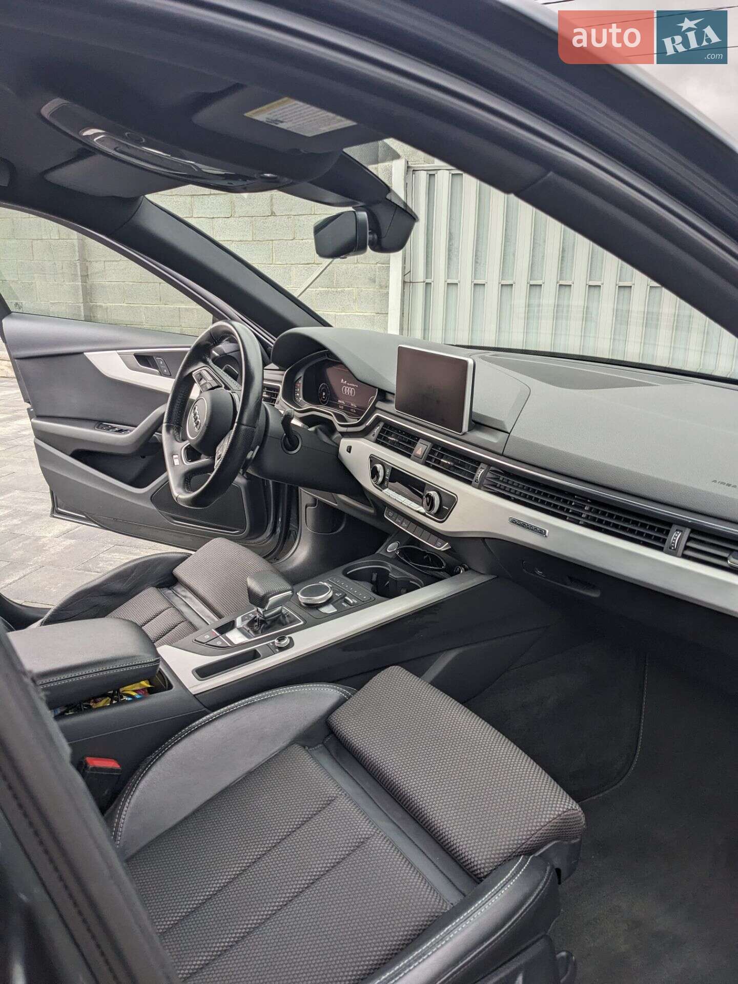Audi A4 2016 VIN WAUZZZF47HA011155 фото оголошення 14 з 24
