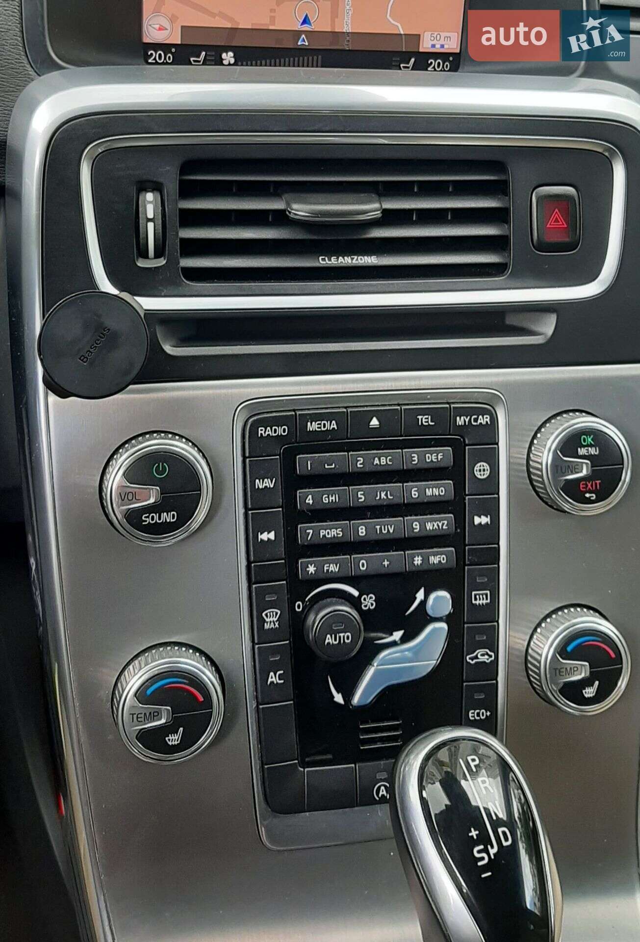 Volvo V60Cc 2017 VIN YV1FZARCDJ2050427 фото оголошення 25 з 52
