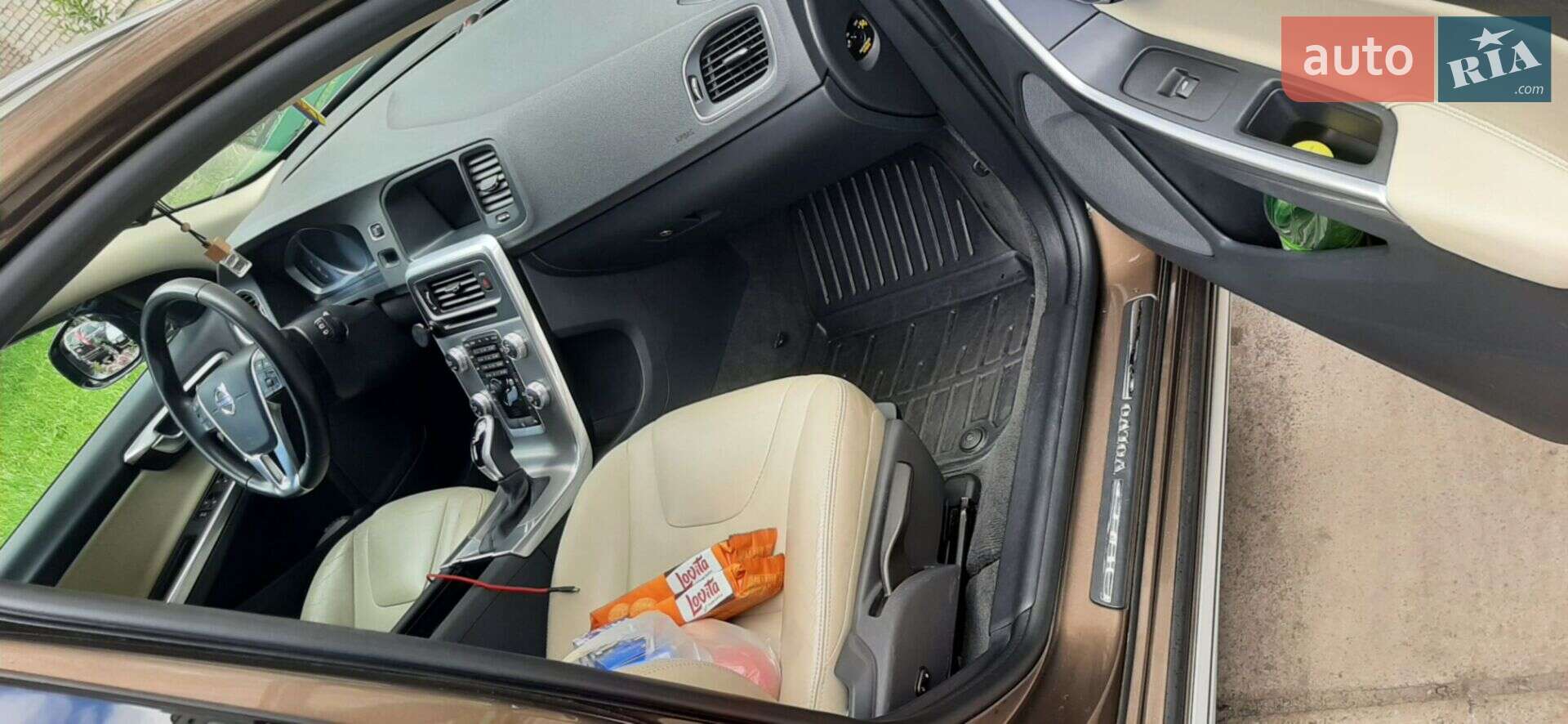 Volvo V60Cc 2017 VIN YV1FZARCDJ2050427 фото оголошення 35 з 52