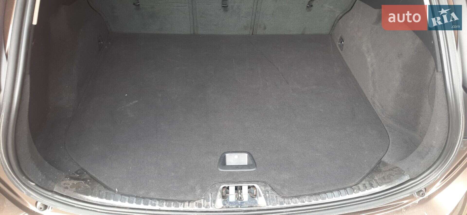 Volvo V60Cc 2017 VIN YV1FZARCDJ2050427 фото оголошення 42 з 52