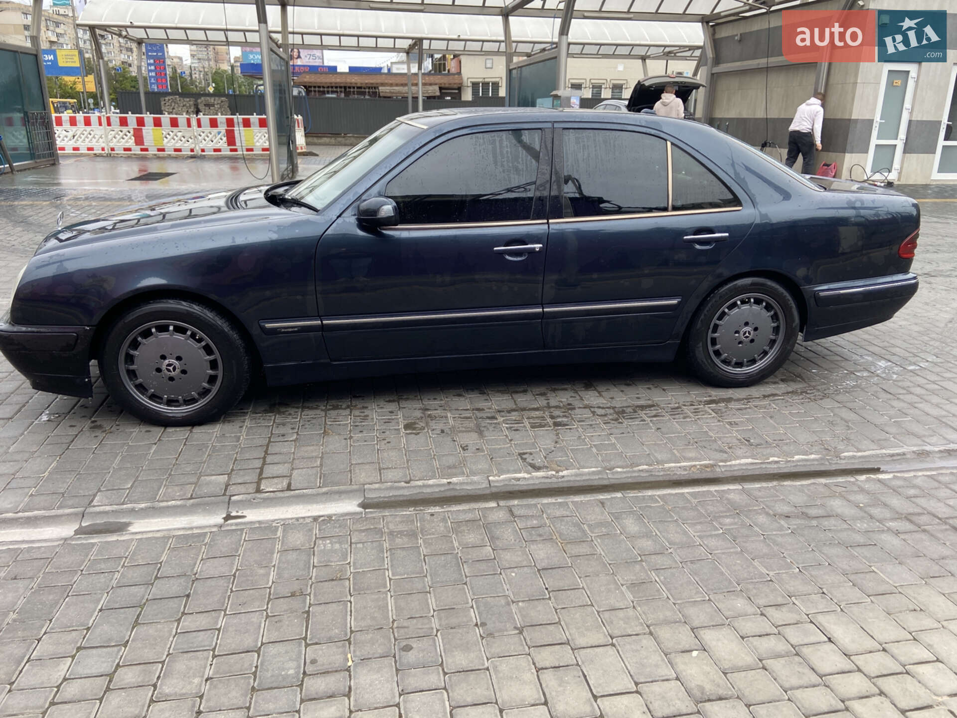 Mercedes-Benz E-Class 2001 VIN WDB2100261B138777 фото оголошення 3 з 12