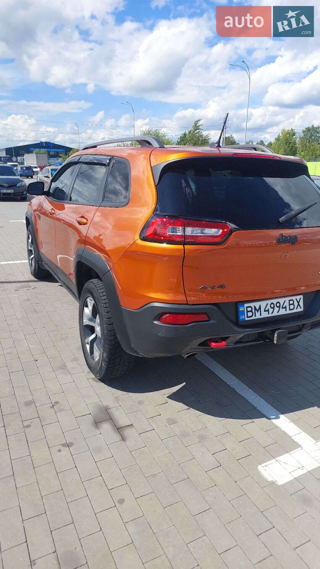 Jeep Cherokee 2014 VIN 1C4PJMBB8FW630663 фото оголошення 2 з 19